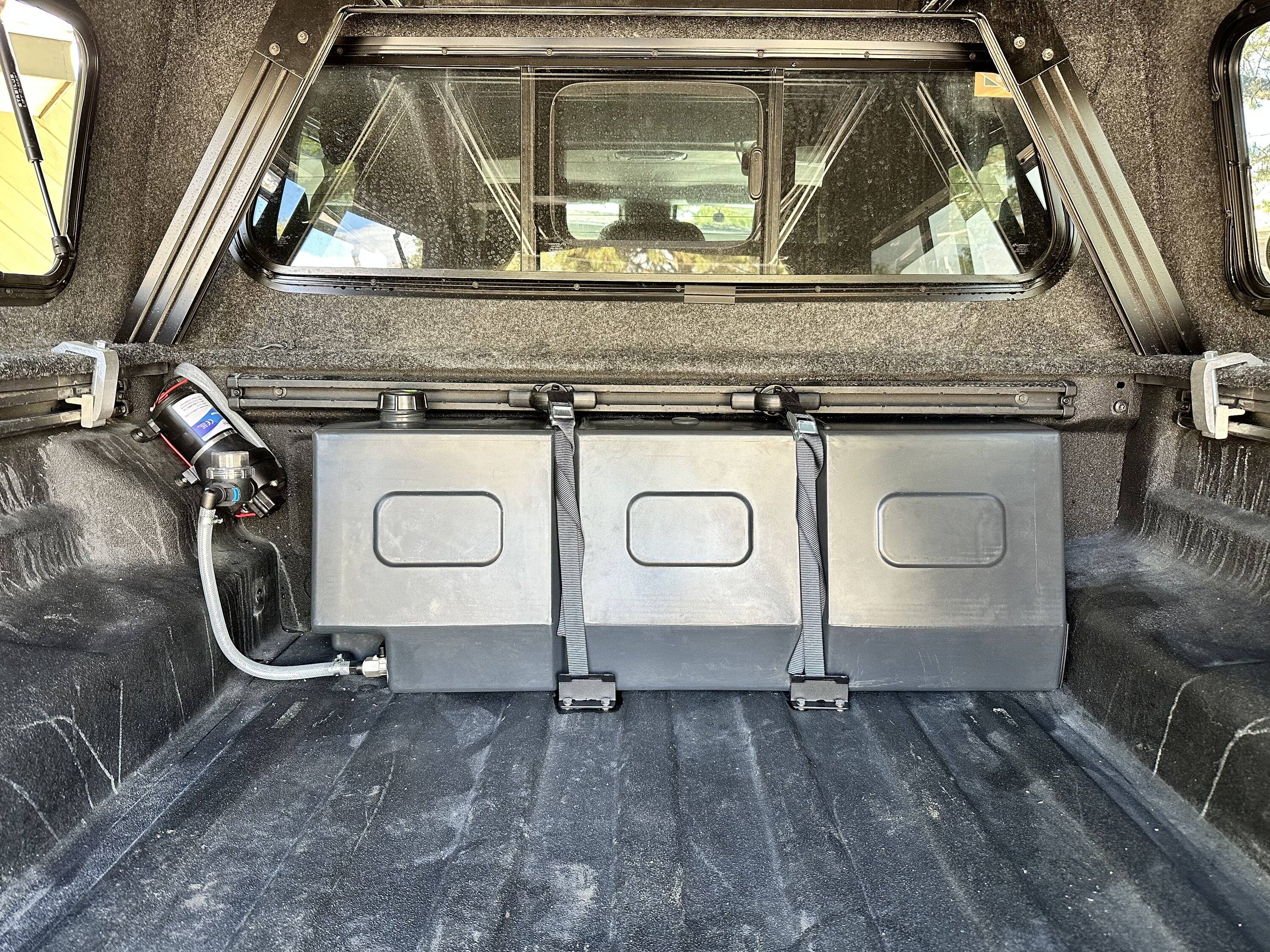 Jeep Gladiator Front Runner Footwell Water Tank 3F6BF86E-D5FC-42C4-B201-4124C1BDE05C