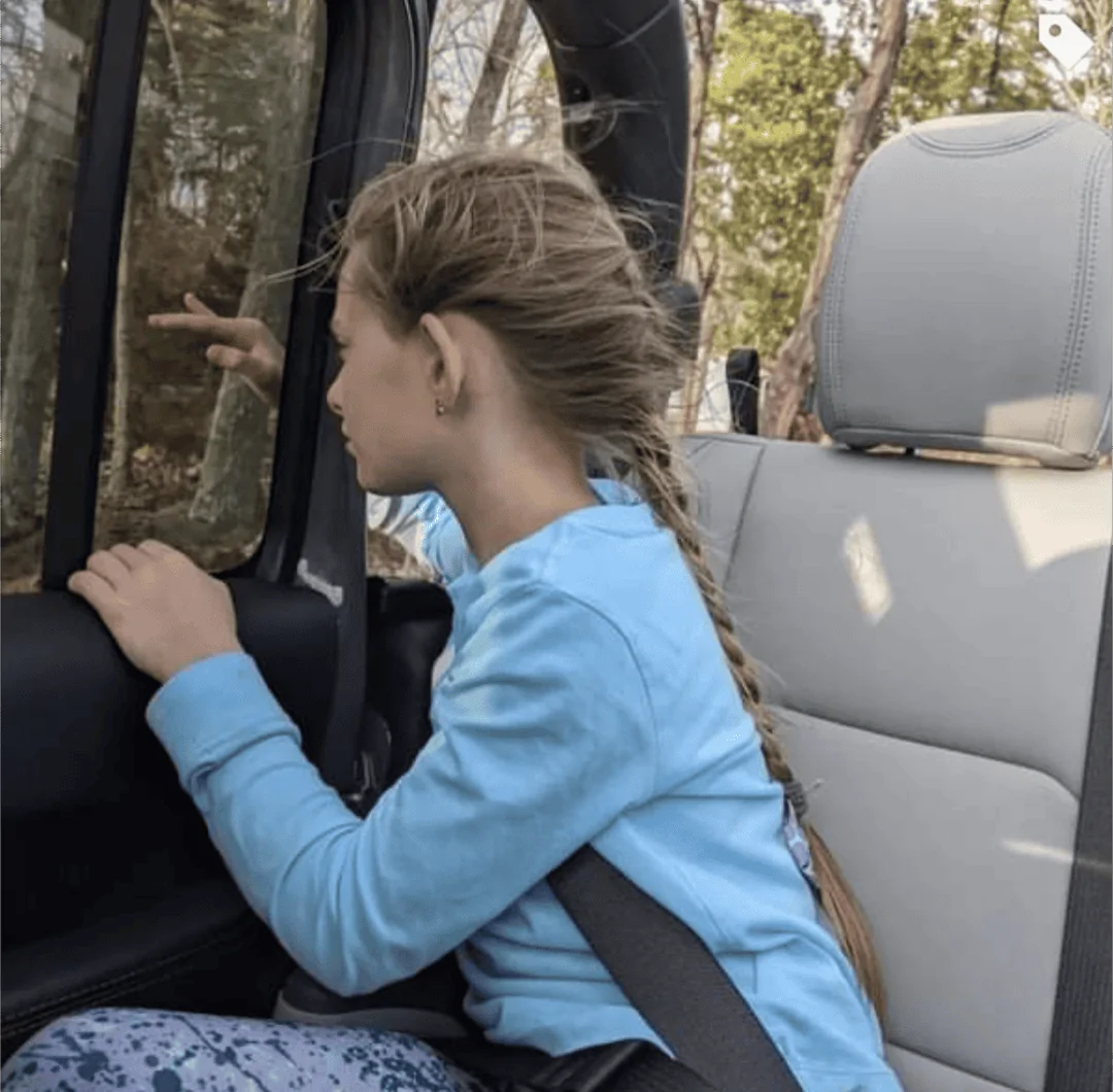 Jeep Gladiator Rear window windbreaker for JT back seats? Screenshot_20230108-222229