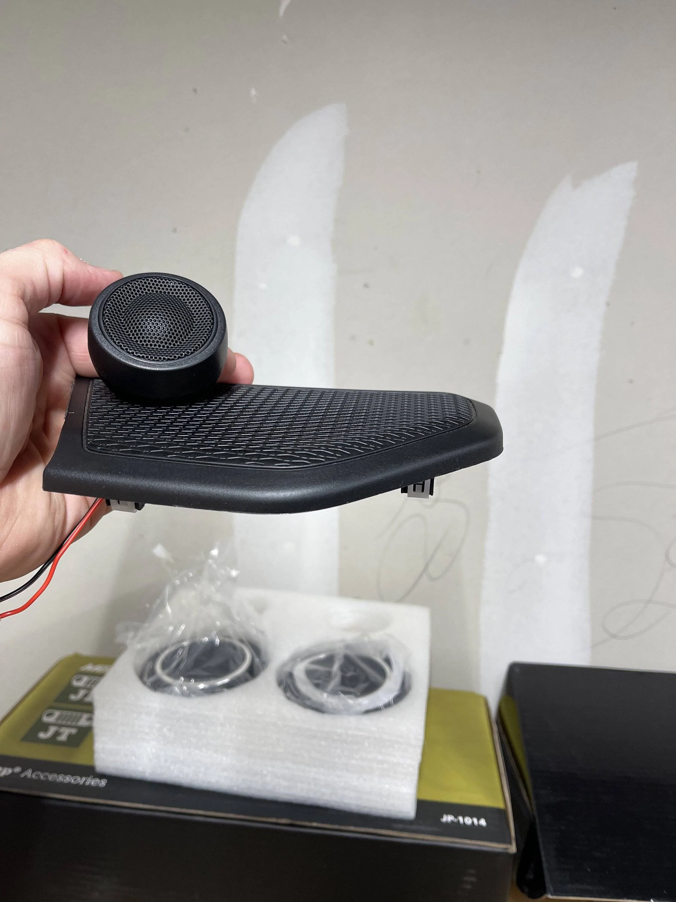 Jeep Gladiator Kicker 3.5” speaker crossover D9F02020-8843-4F42-B608-11C533A602FC