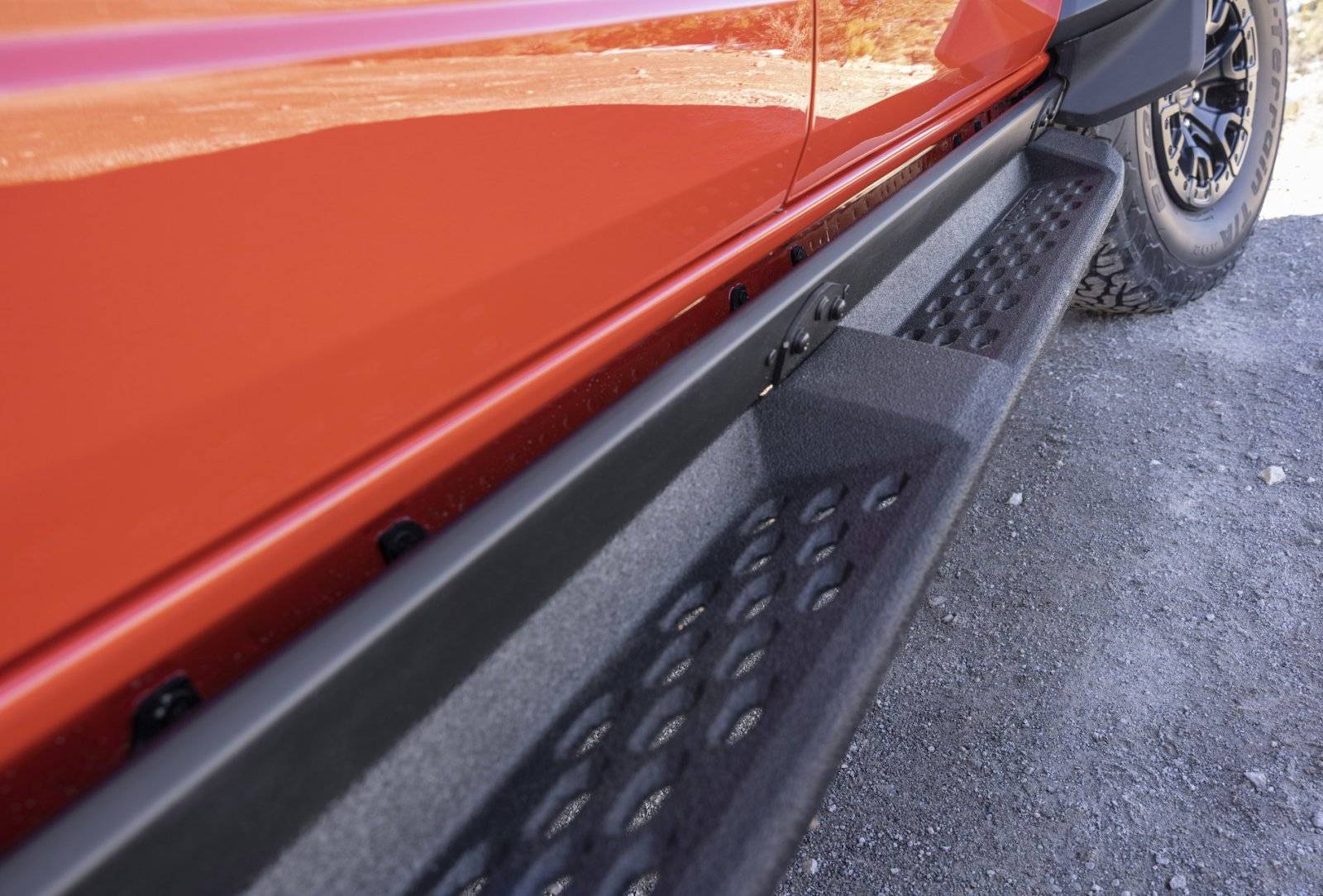 Jeep Gladiator Bronco Raptor step on a JT? 2022 Ford Bronco Raptor_step-rail1 (1)