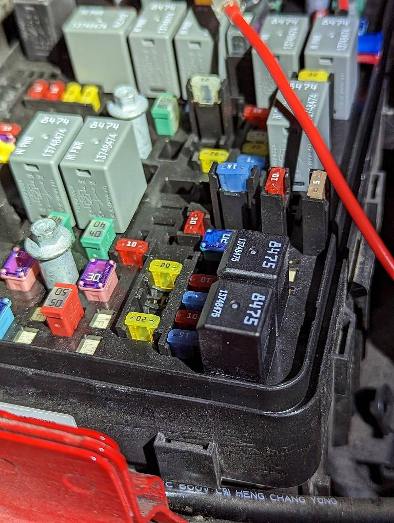 Jeep Gladiator Making Center Console USB Switched PXL_20230111_000031595