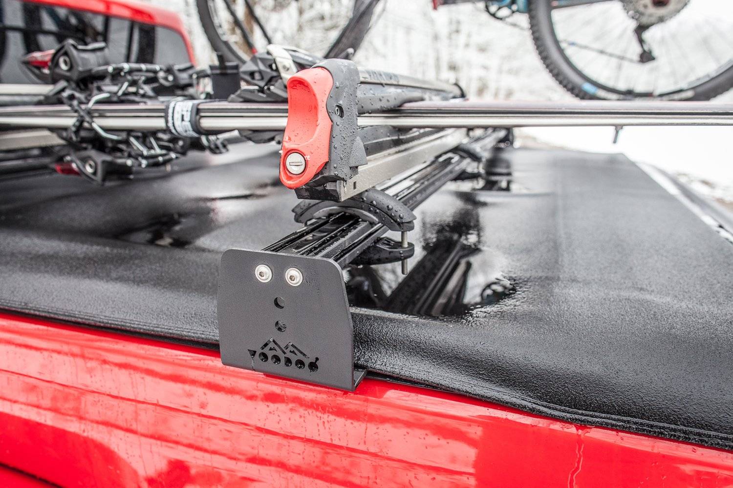 Jeep Gladiator Mountain Bikes - How are you guys carrying them?? Bike+and+Ski+-16