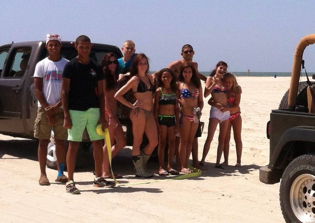 Jeep Gladiator Galveston Tx Beach Driving bTi5ktYAcSxpdhvVNU1dJgIg5f6KPSs4INJqN1ACqd5U=w2400