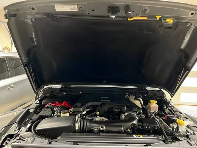 Jeep Gladiator What's Missing?? Hood
