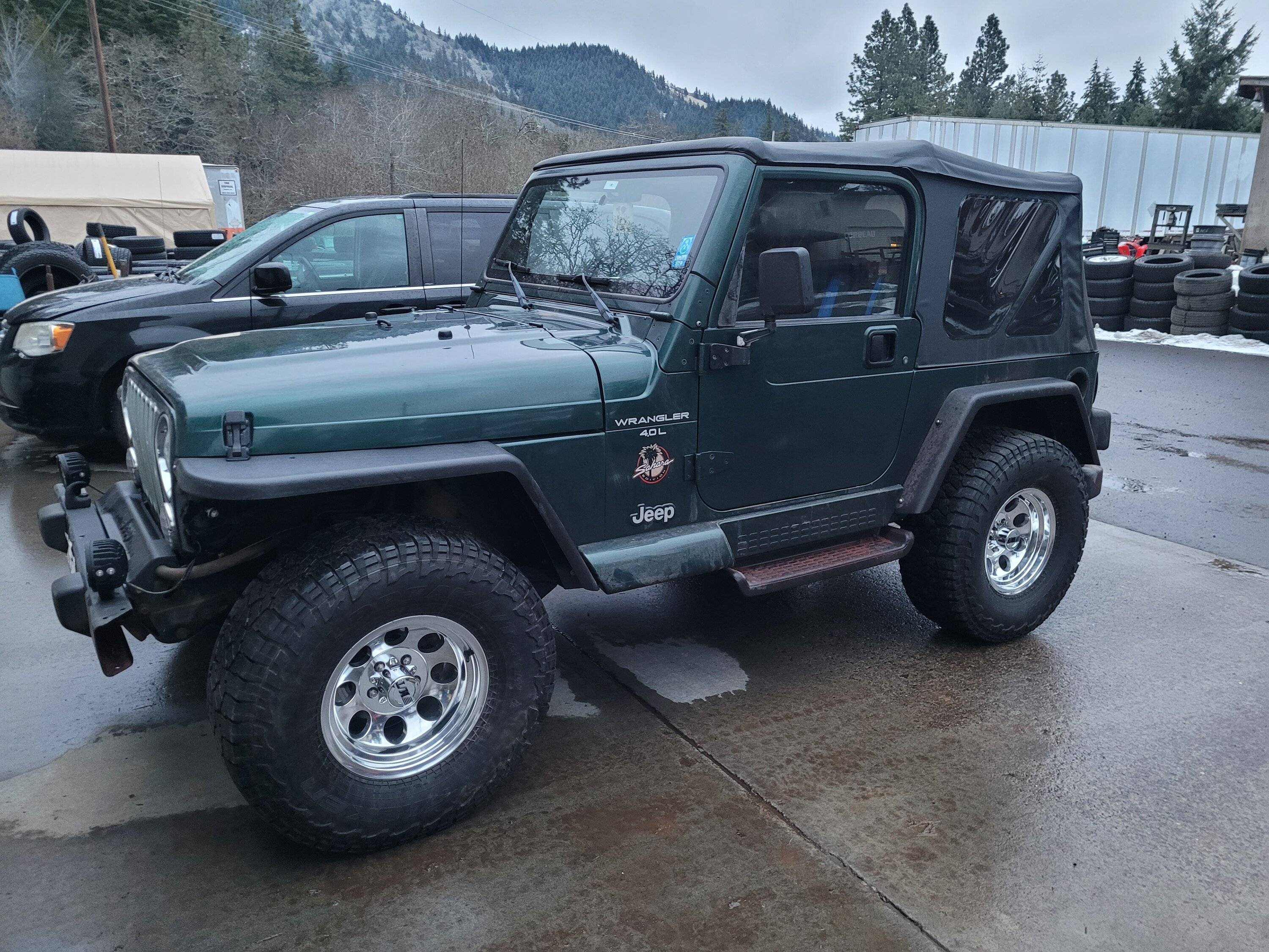 Jeep Gladiator Jeeps Parking Next To Jeeps 20230102_163724