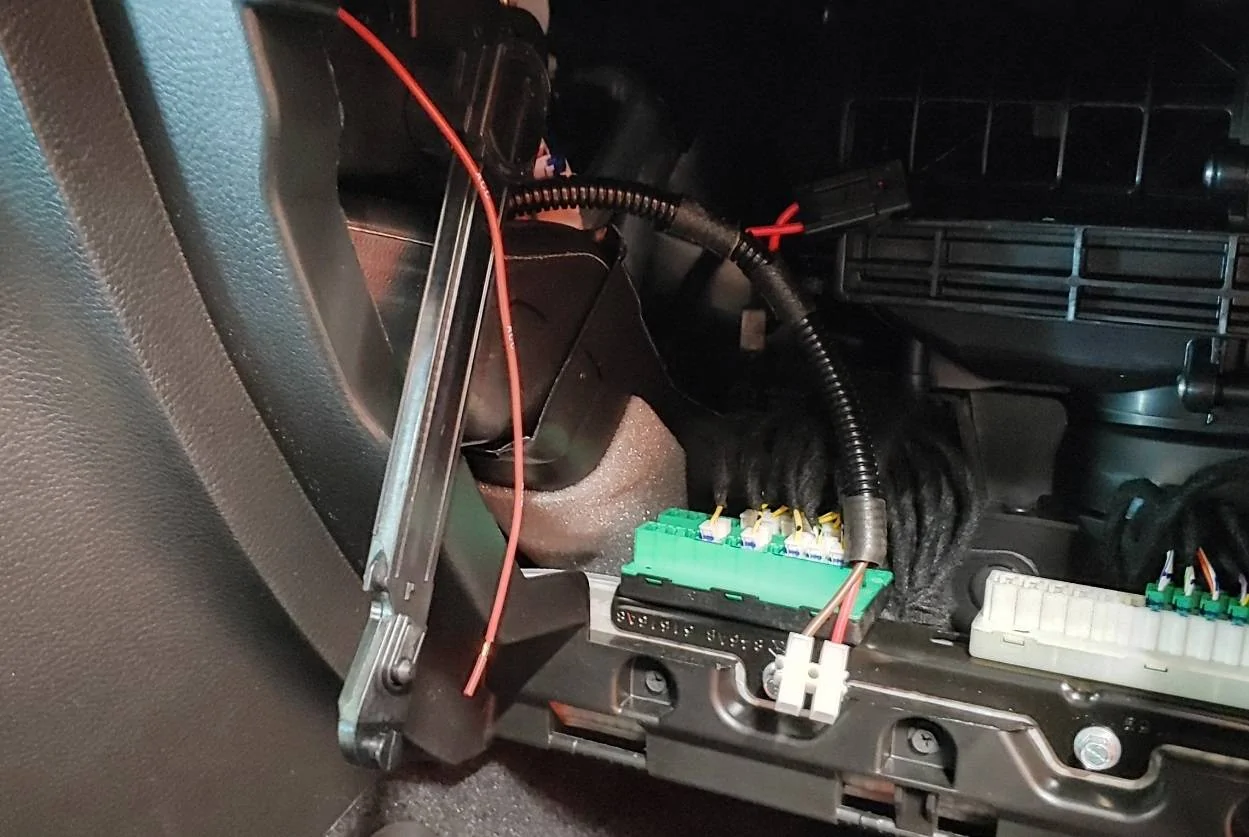 Jeep Gladiator help with warn interrupt in cab rocker switch install 20221007_144607_HDR