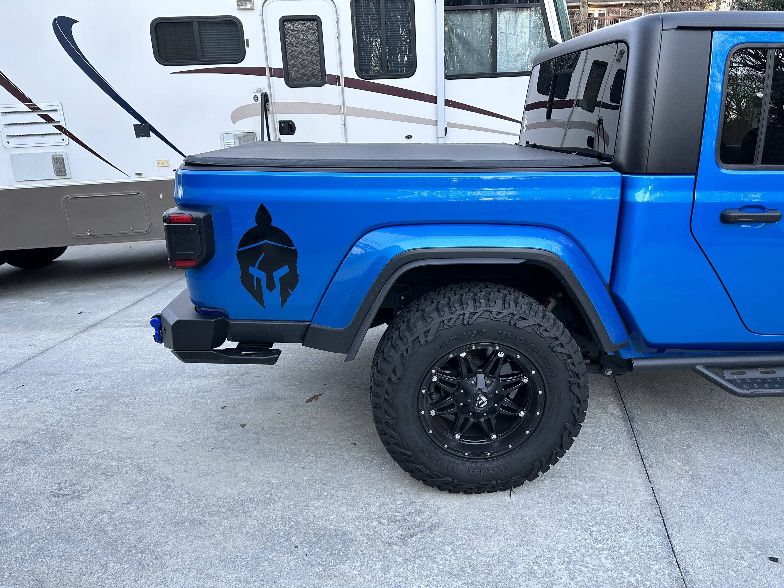 Jeep Gladiator 2022 Hydro Blue Sport S Altitude 2C16375F-2F34-4B58-988D-A38E2090B3A4