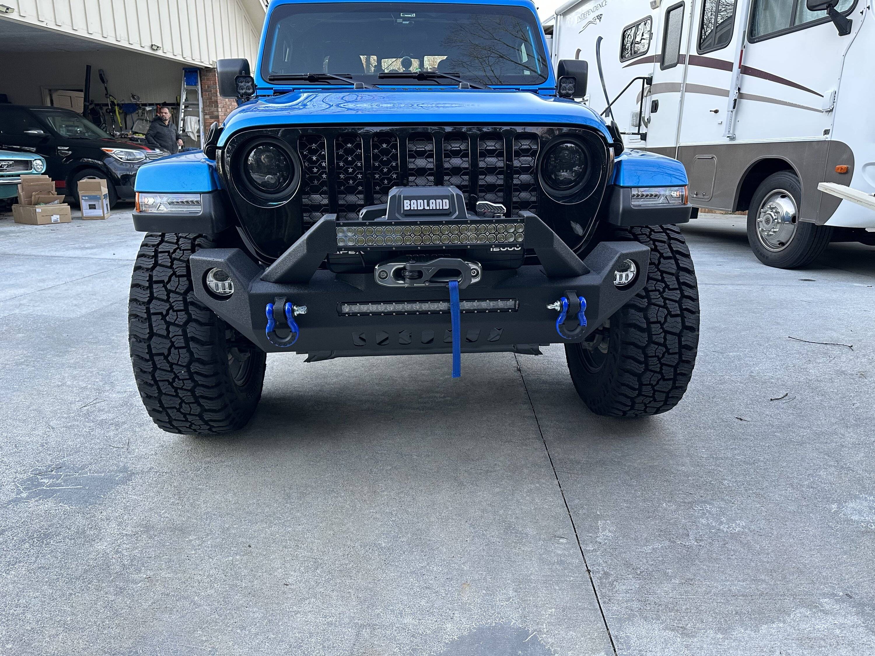 Jeep Gladiator 2022 Hydro Blue Sport S Altitude 9B40AA59-CD0F-4E7B-BA43-EC22FE04F83D