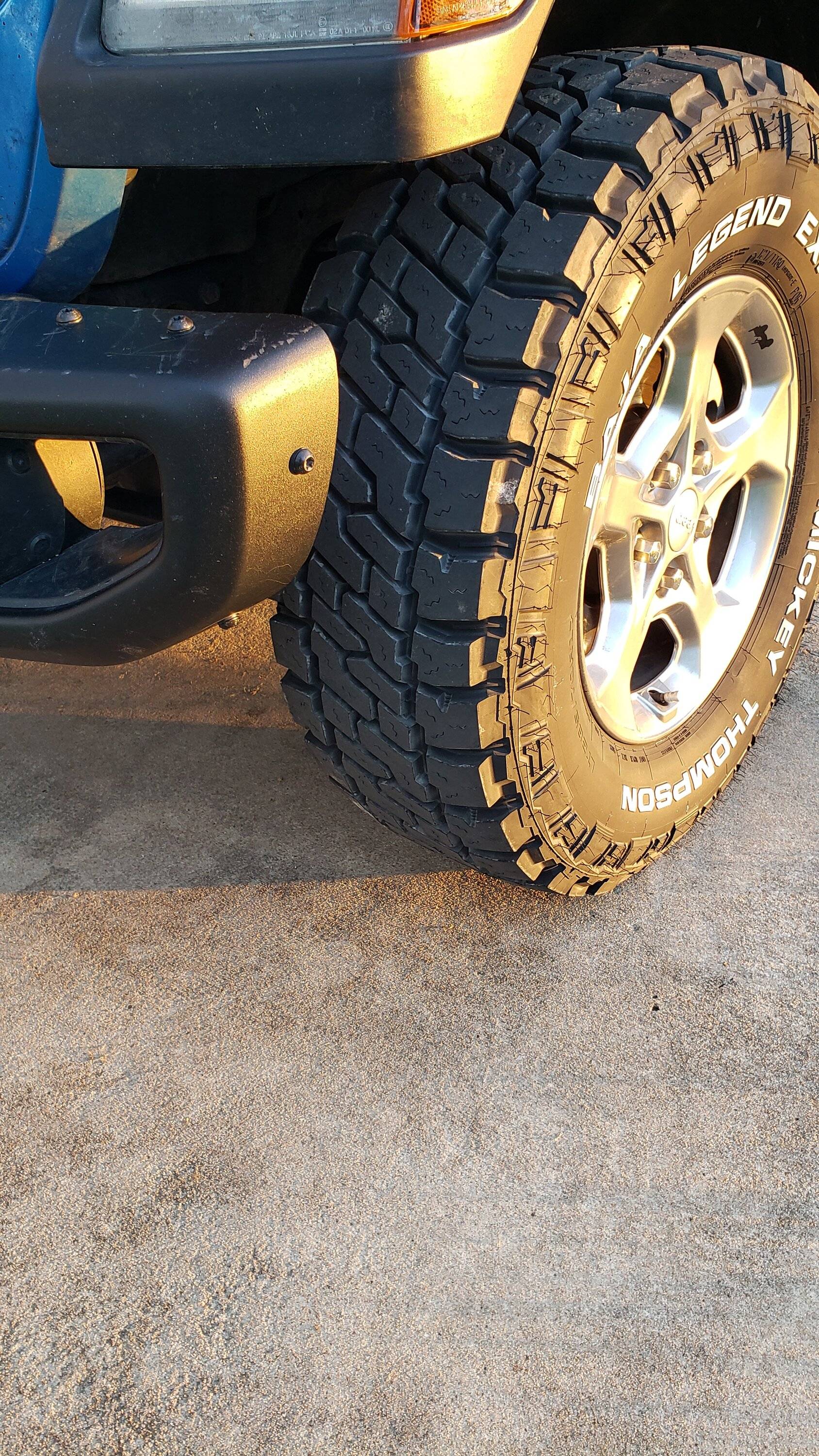 Jeep Gladiator New Shoes: Mickey Thompson 20230114_173431