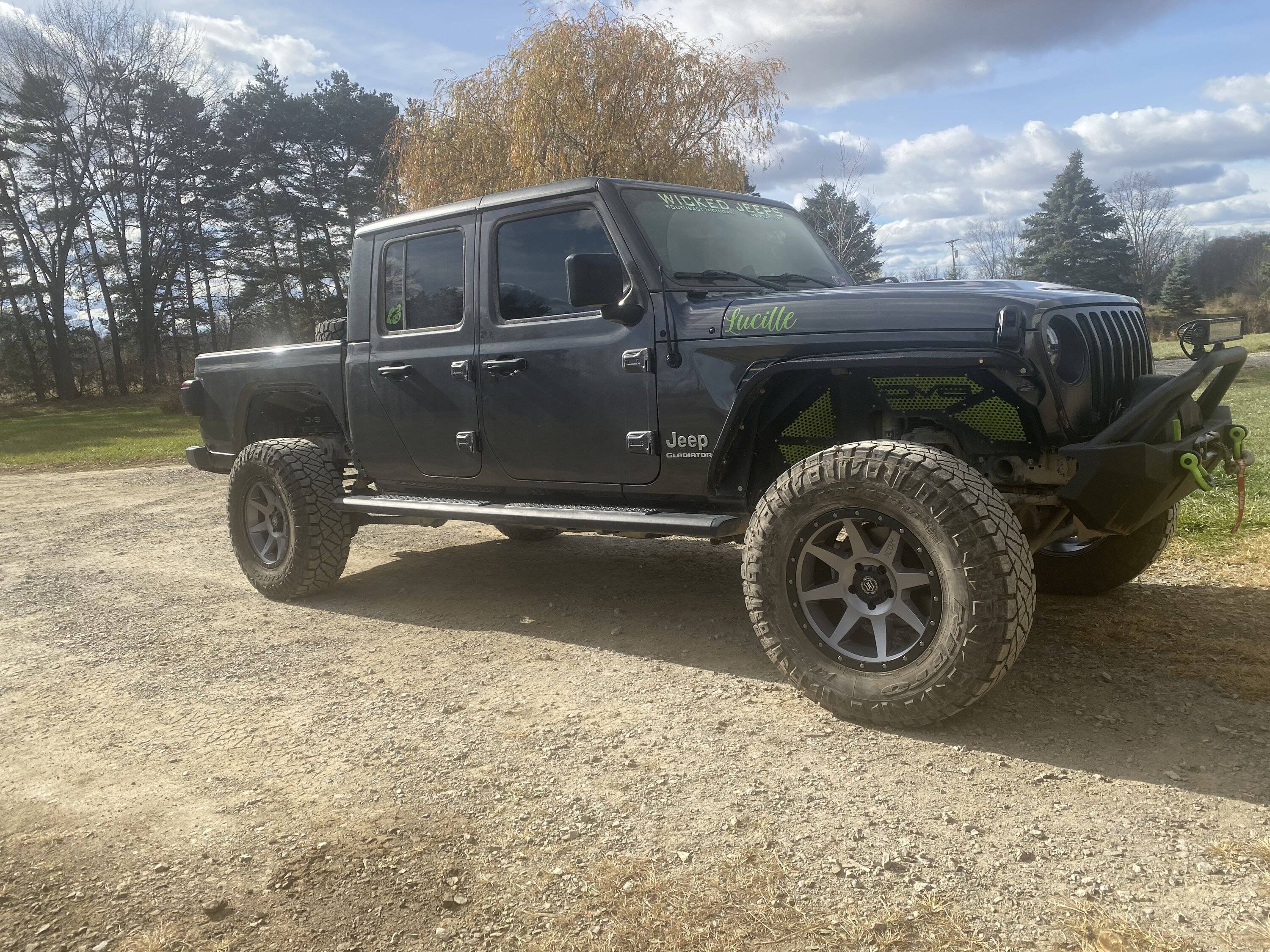 Jeep Gladiator DV8 slim fenders 49042C12-D5DD-44F0-8635-6AF2A22190A1
