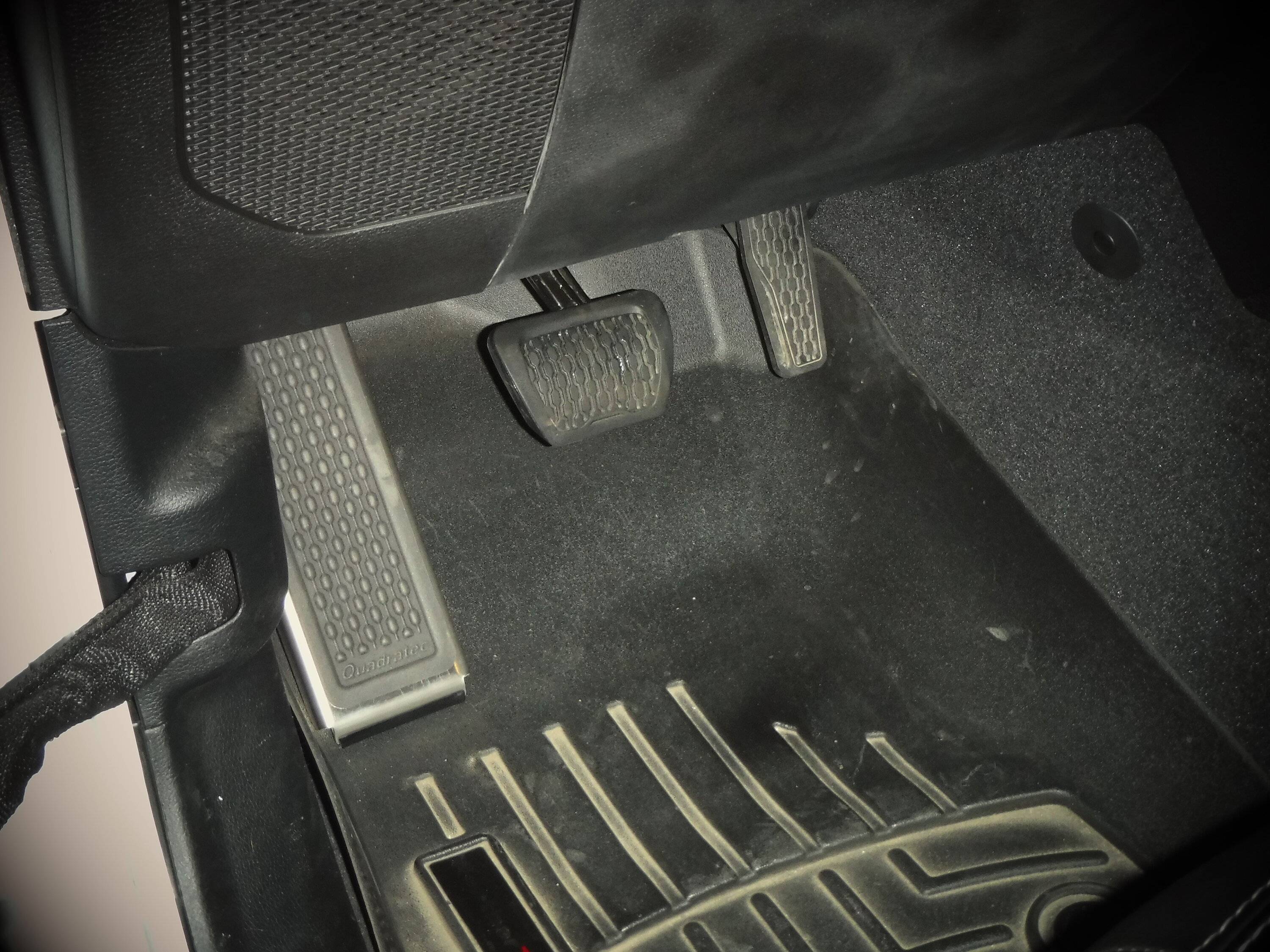 Jeep Gladiator M.O.R.E. Dead Pedal:  More than a foot rest. DSCF4607.JPG