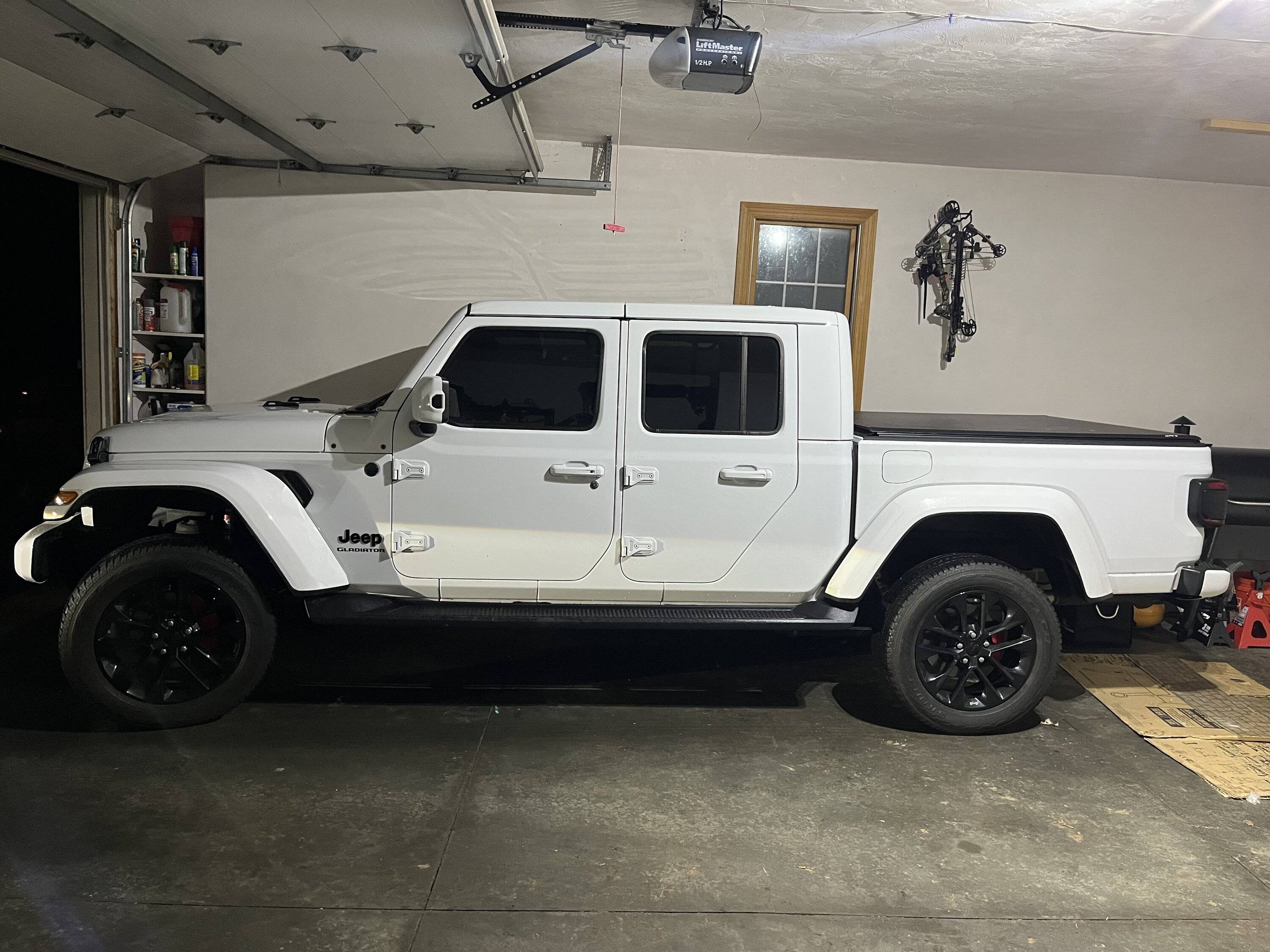 Jeep Gladiator BRIGHT WHITE Gladiator JT Club 4CCCBF55-AA66-4312-9C54-6D89139CE876