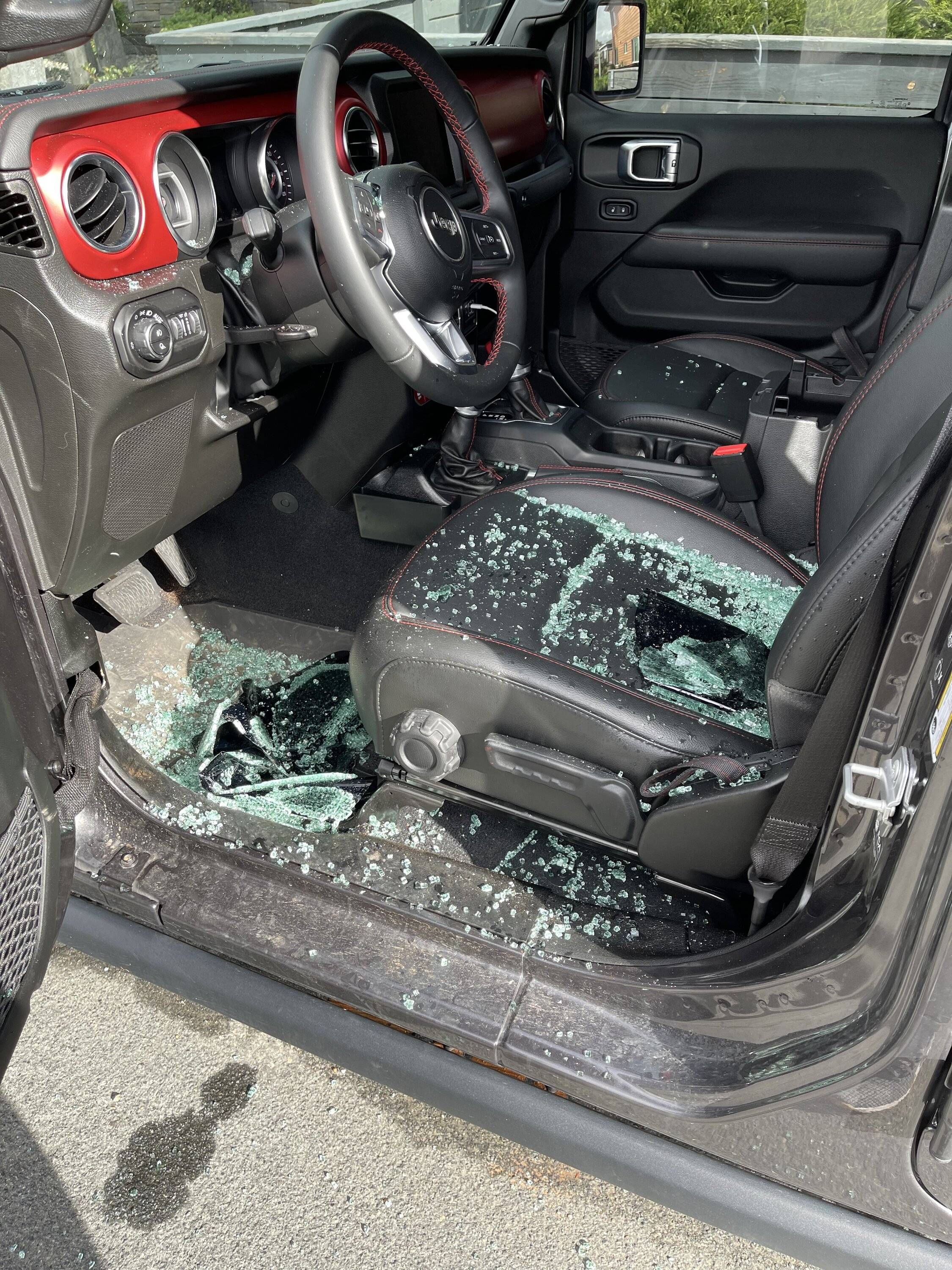 Jeep Gladiator Busted Driver Side Window B81BD810-4D78-451D-A453-DACEE73E3CF2
