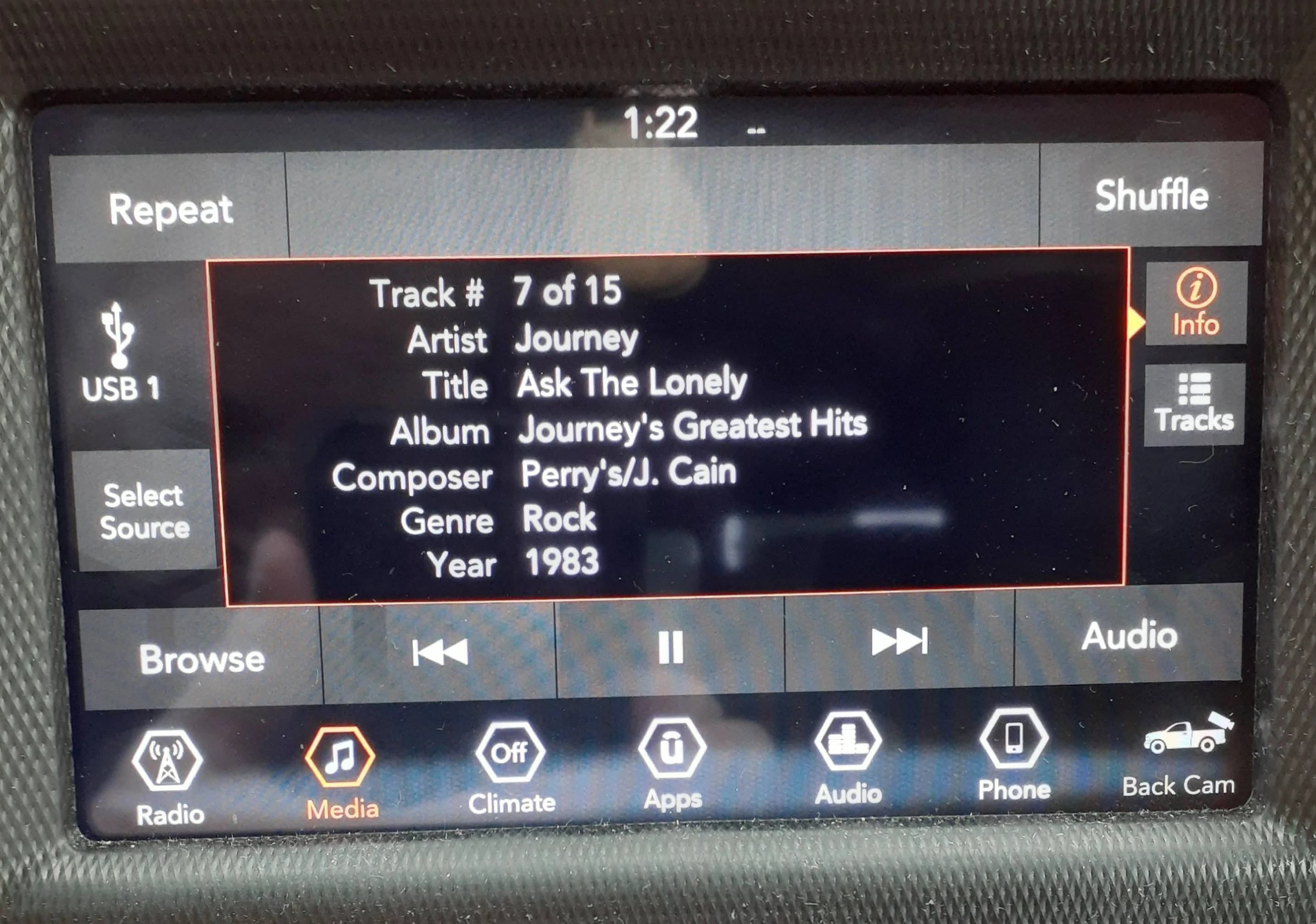 Jeep Gladiator Flash or hard drive music format screen display
