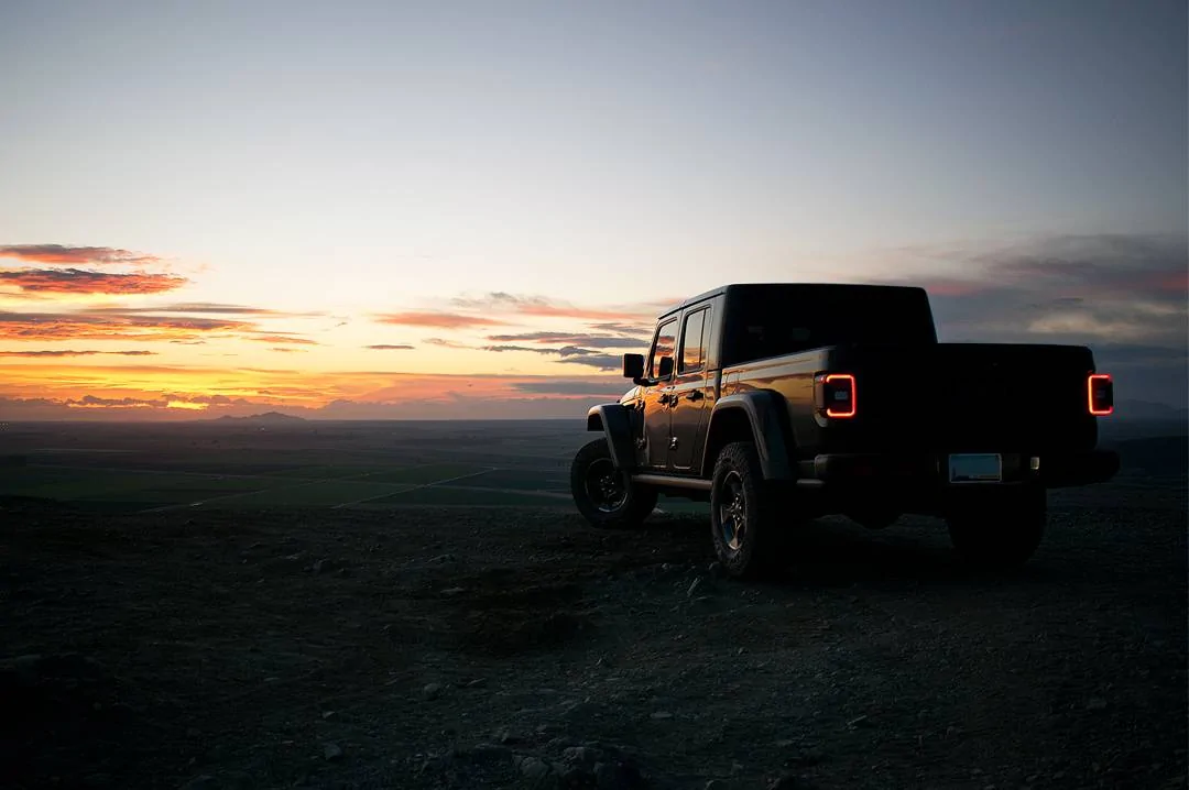 Jeep Gladiator Gladiator Glamour Shots 1080-My-21-Gladiator-Rubicon-Sunset-Billboard-001