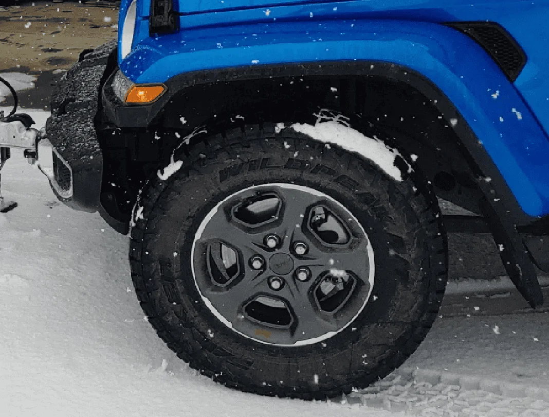 Jeep Gladiator Install 9000 lb. Warn winch on Mojave  plastic bumper, record time and zero sag! 1674085048539