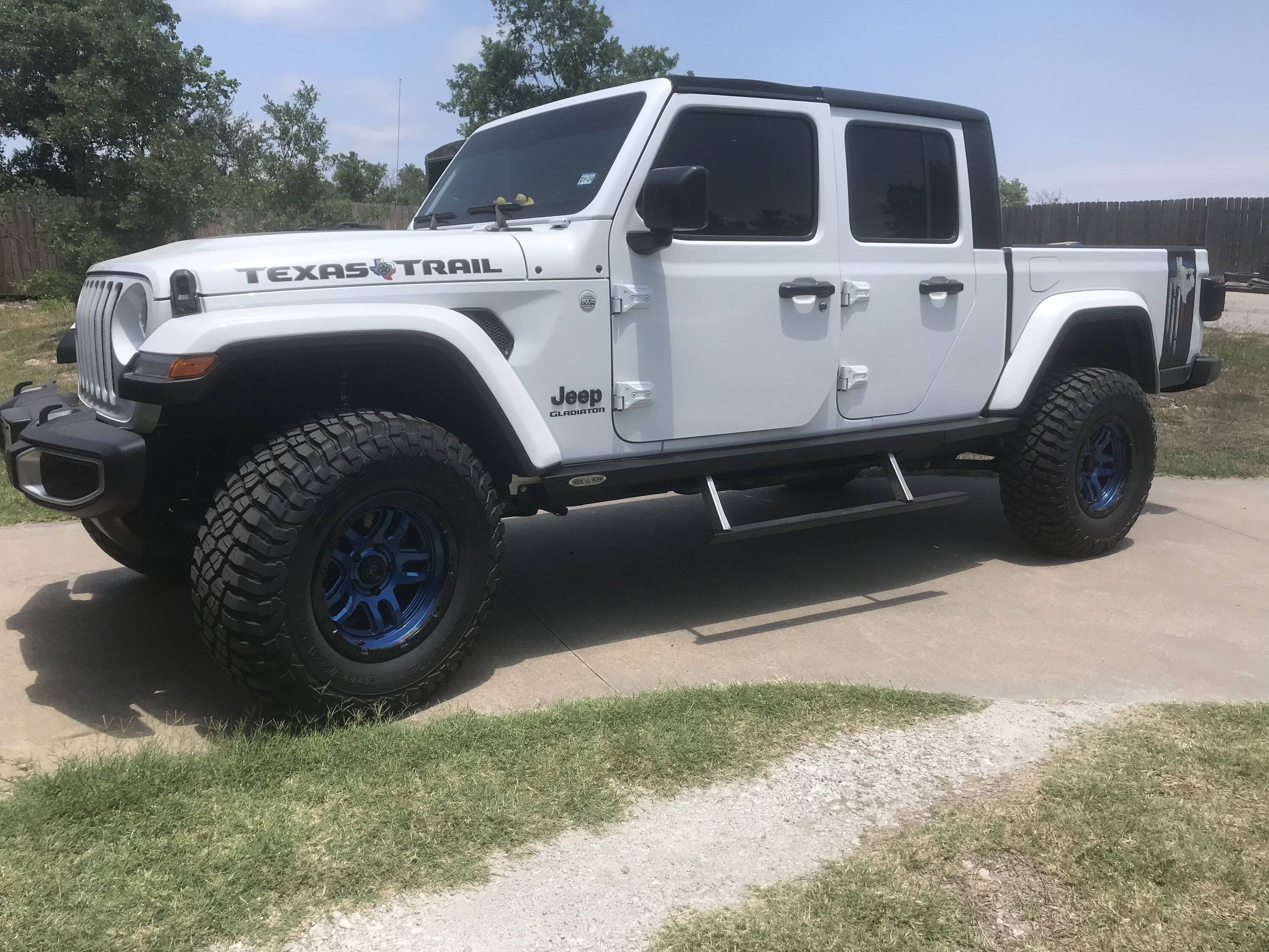 Jeep Gladiator Rock-Slide Engineering 3rd Gen Step Sliders: Okay on Stock Mojave? 118CF70B-4A8D-4714-9018-75CFA03AD306