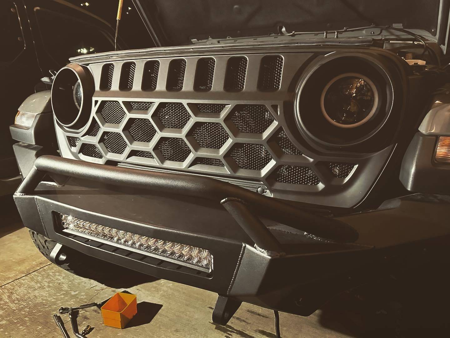 Jeep Gladiator Air Design hexagon grill 4DD256A9-E1AC-4E10-B831-08FF78D4E396