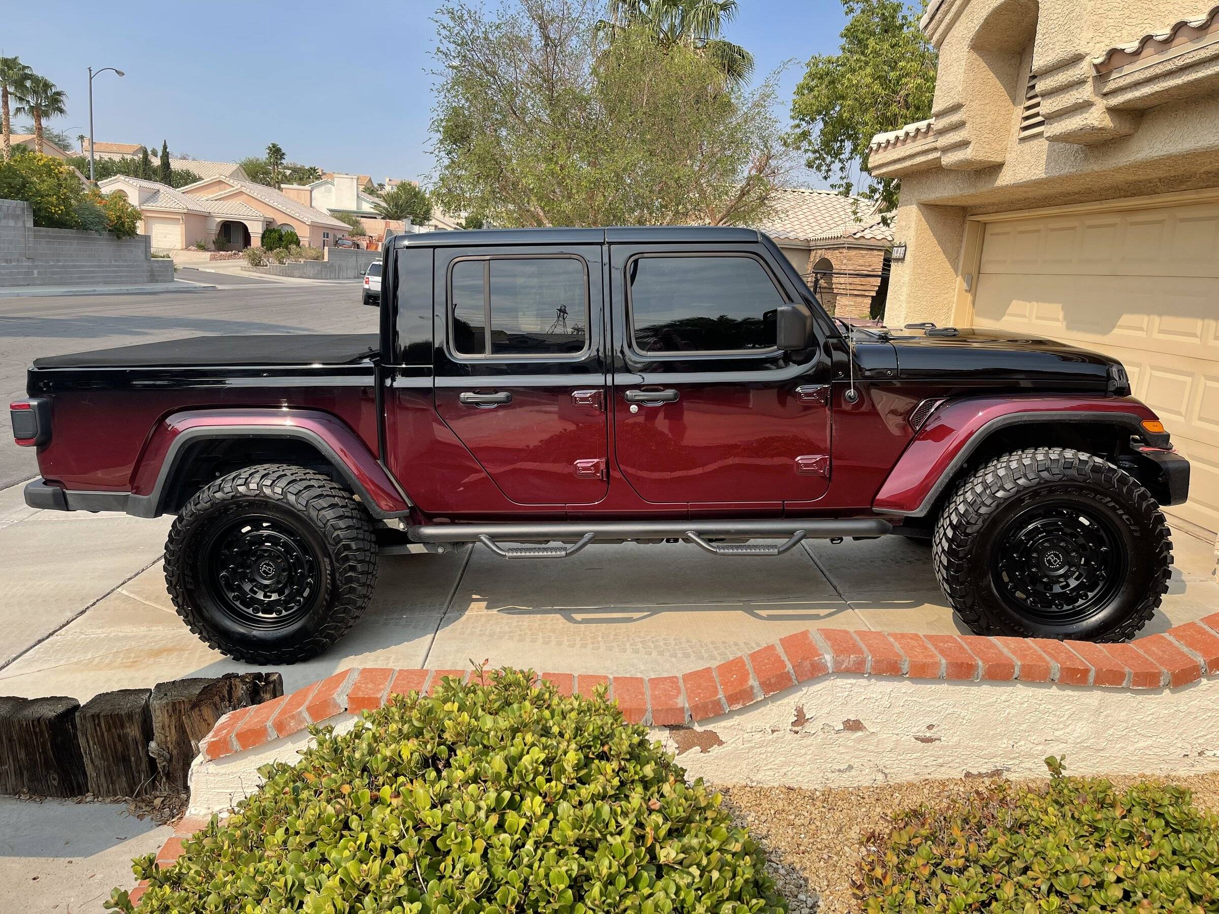 Jeep Gladiator Purple Wrangler (reign?) BA0762E9-F919-47D6-BF5A-74833621020A