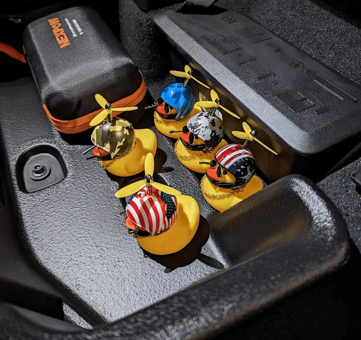 Jeep Gladiator Show me your DUCKS ! b03526d3-0445-d22a-4dc9-b8c2415d3f47