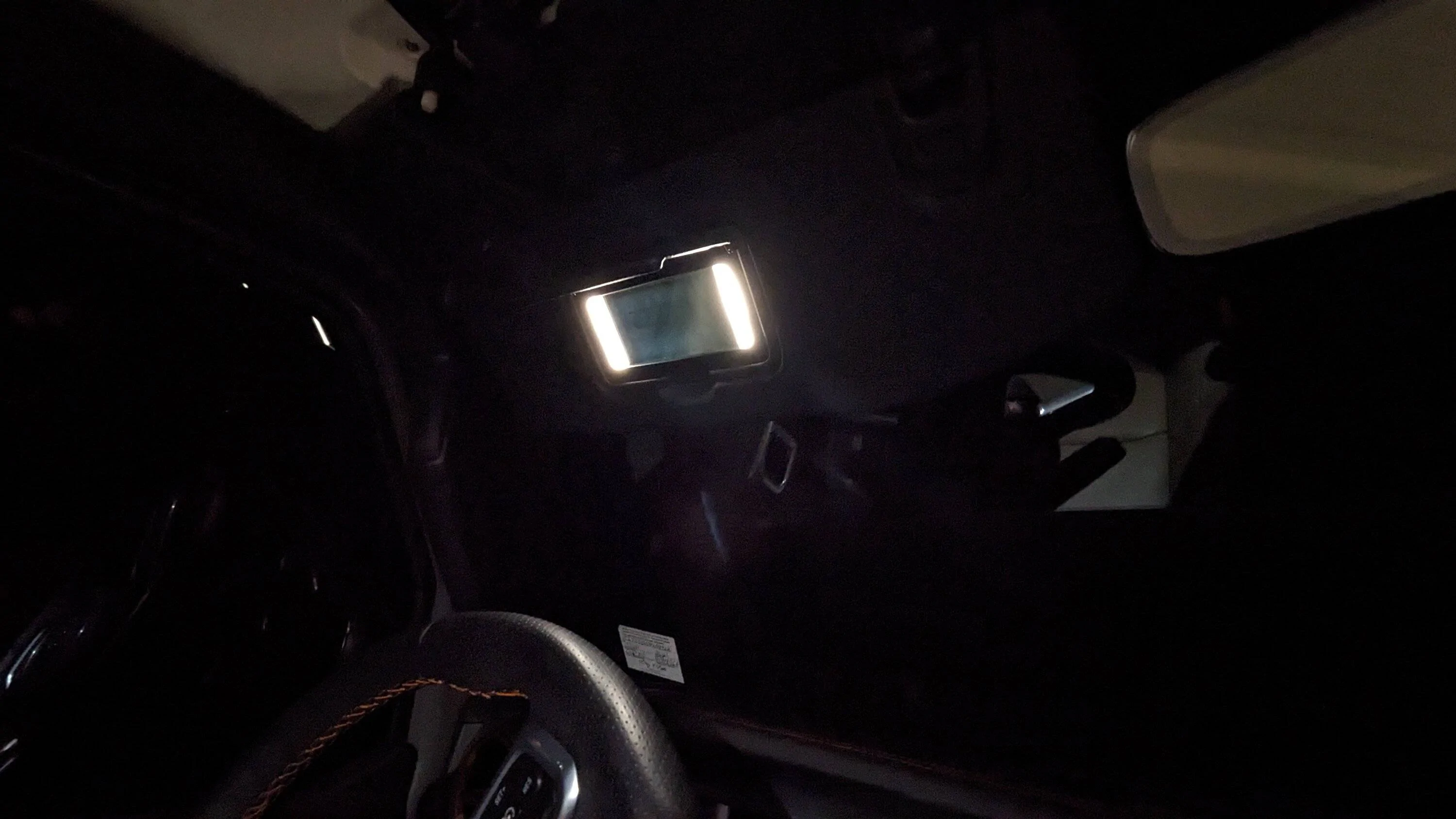 Jeep Gladiator Great map light upgrade PXL_20230121_050529415