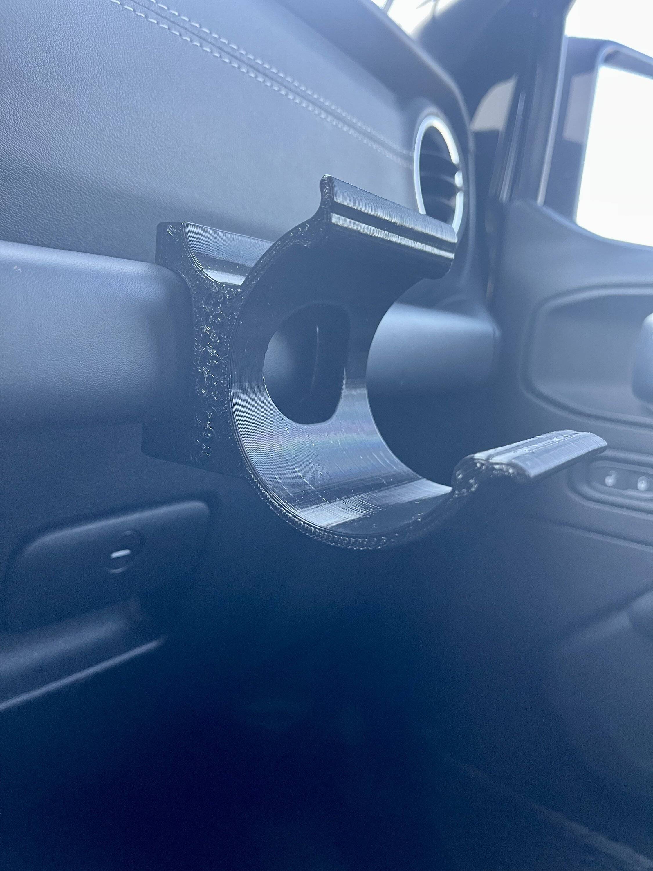 Jeep Gladiator New Interior Product: Holder for Water Bottles F7524EE0-FD05-4912-A723-E5B29D260B86