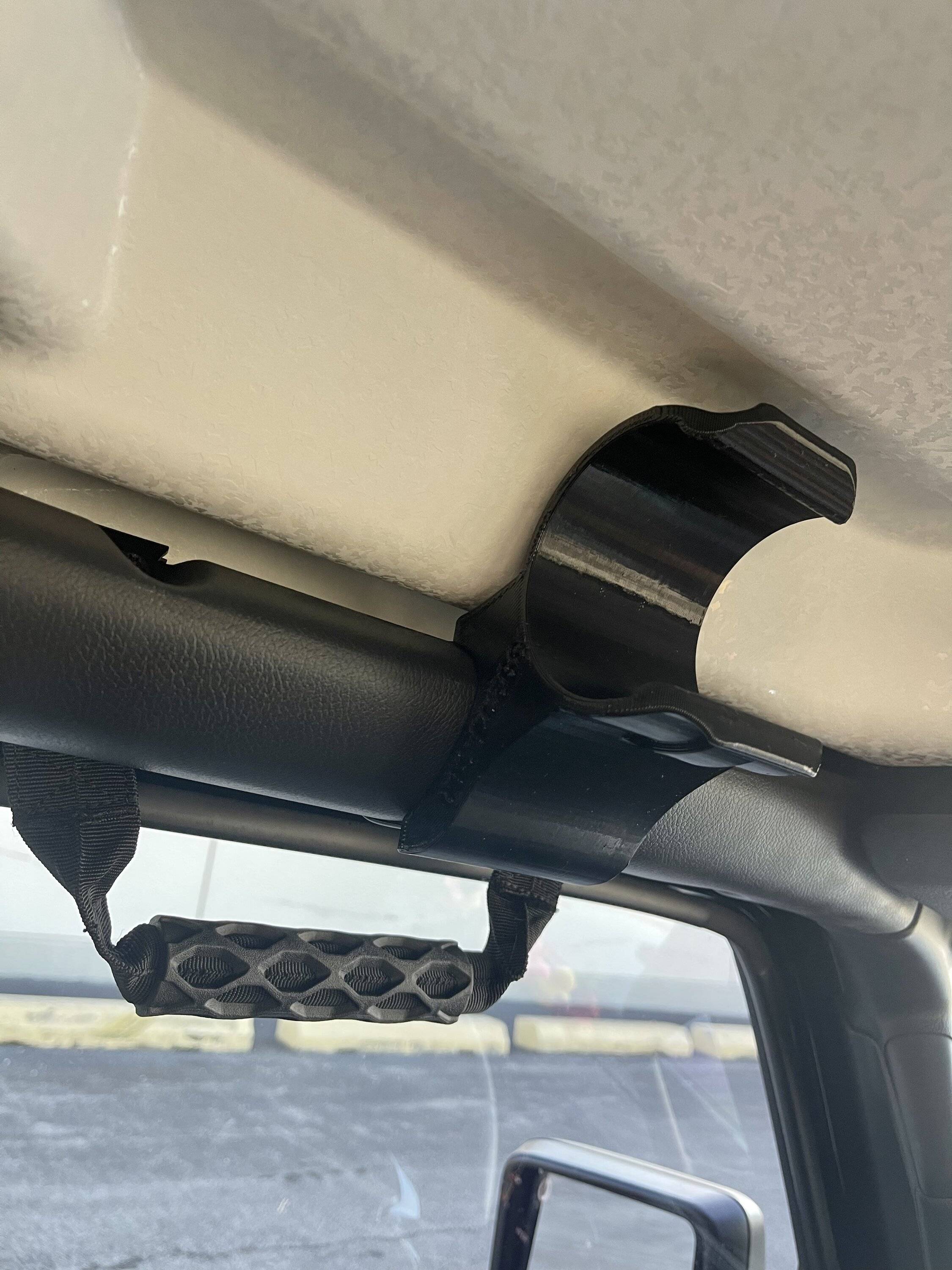 Jeep Gladiator New Interior Product: Holder for Water Bottles 5B063746-582F-436C-AB62-9C0C0FA059E4
