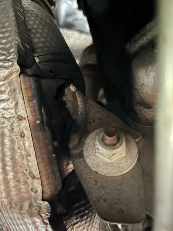 Jeep Gladiator DPF hole/broken mounting bracket IMG_4226