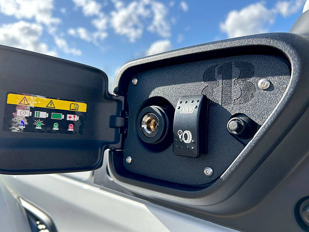 Jeep Gladiator "4xAIR" - 4xe cowl panel air coupler / rocker switch insert for onboard air 4xe-air-kit-8