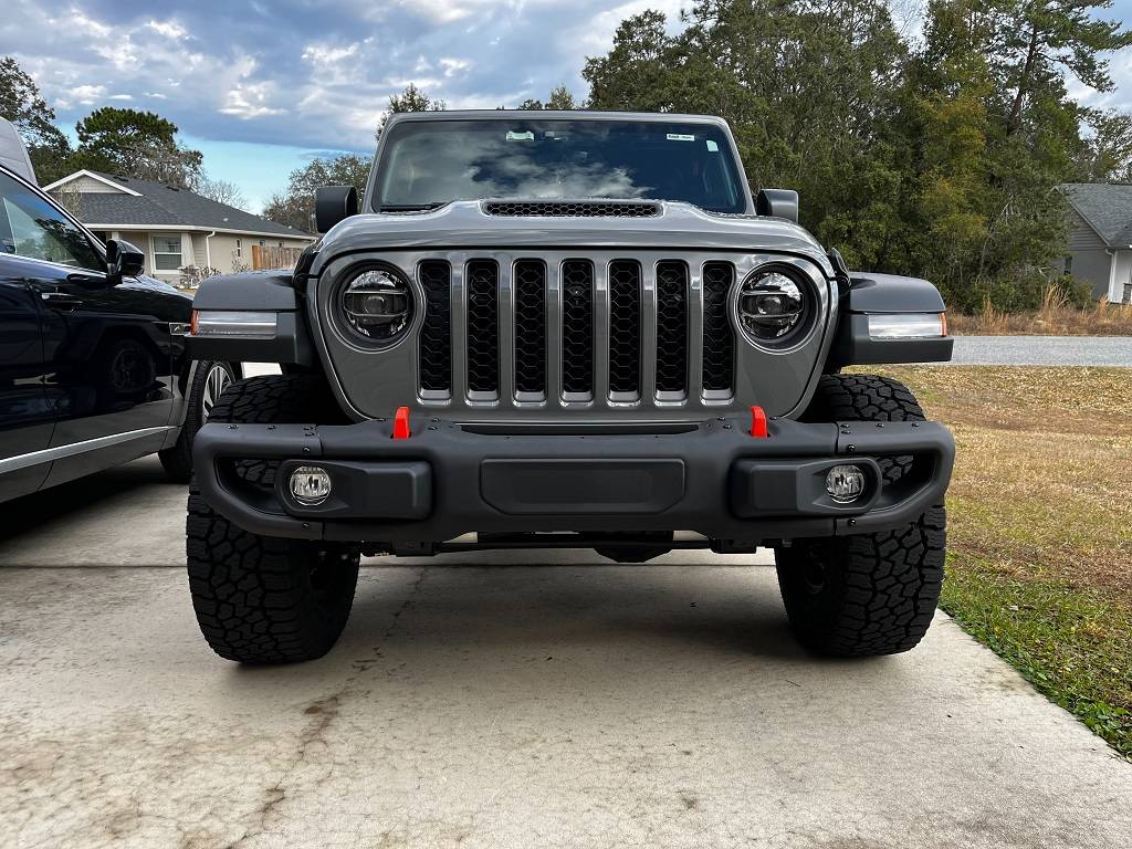 Jeep Gladiator What the heck is this?  Is this real?  Aluminum Rubicon 3 piece bumper... IMG_9987