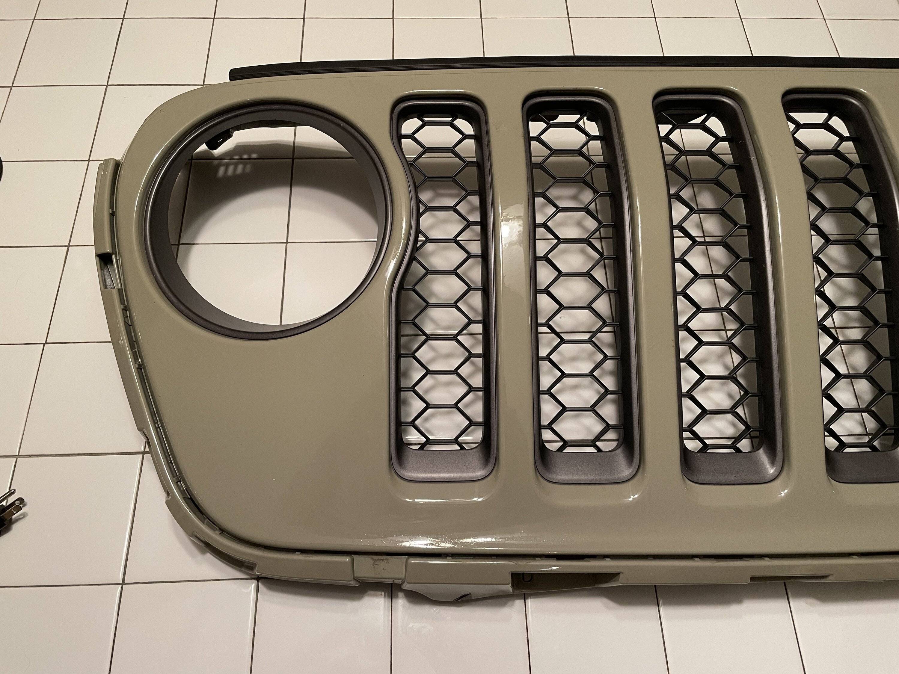 Jeep Gladiator WTT / WTB: Gobi Rubicon / Mojave OEM grill for my Satin Black Grill 59D81DB2-272D-4A8F-92D3-54327912C254