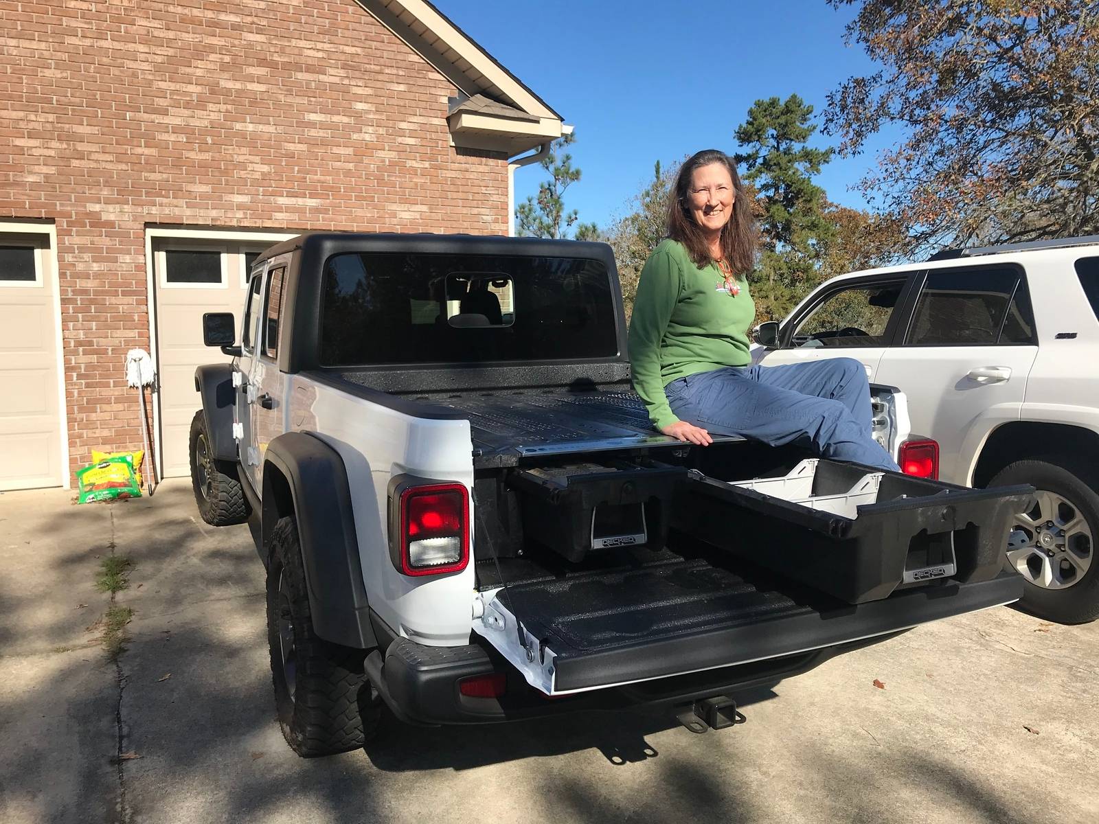 Jeep Gladiator Decked cargo system vs. ??????? (why was this moved to lighting post?) i-smQBC22-X3