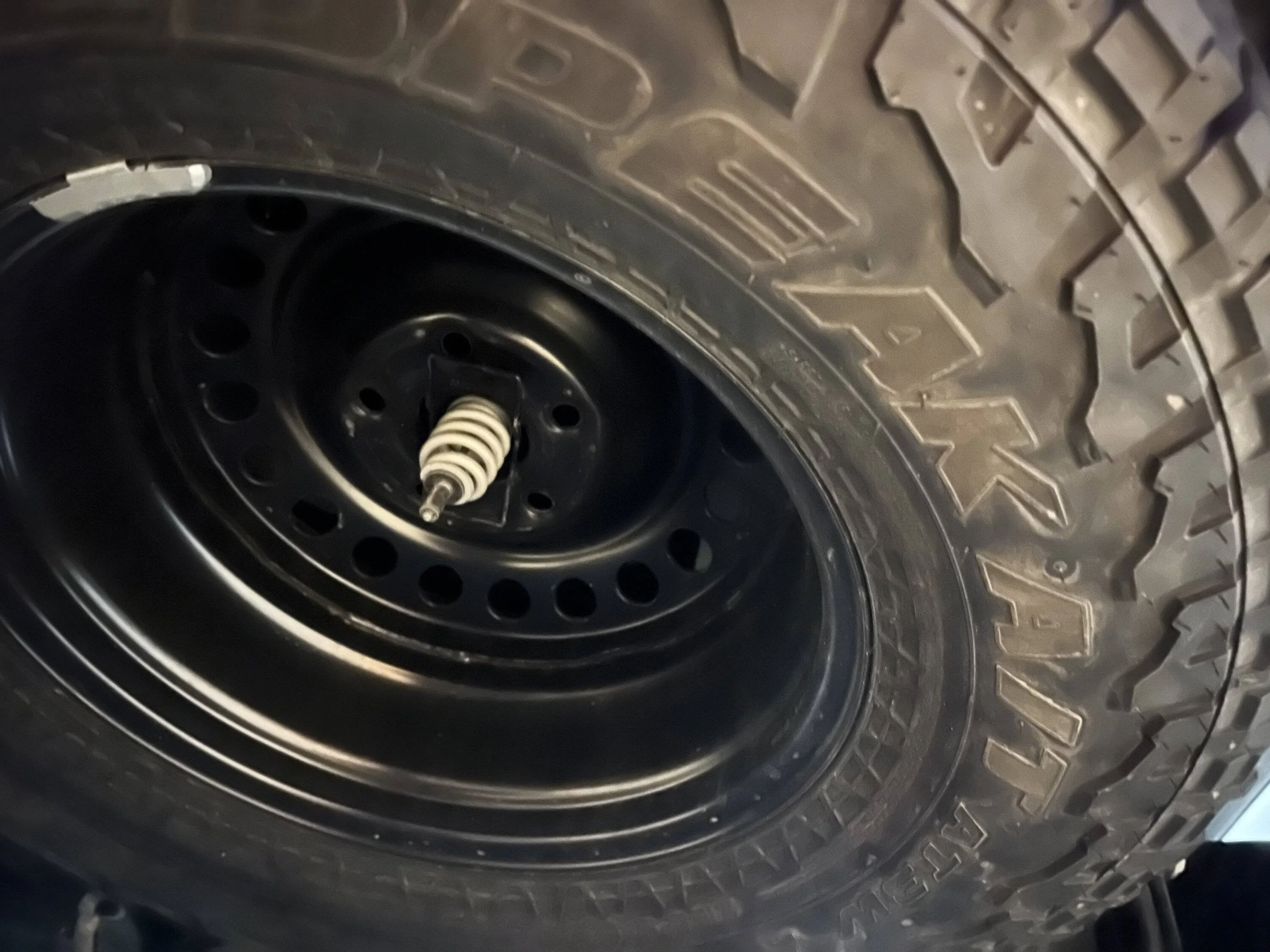 Jeep Gladiator 2022 Rubicon Takeoffs - 1500 mi 5 wheels/tires BE7092BB-5EBB-4B29-B005-557CB51454A0