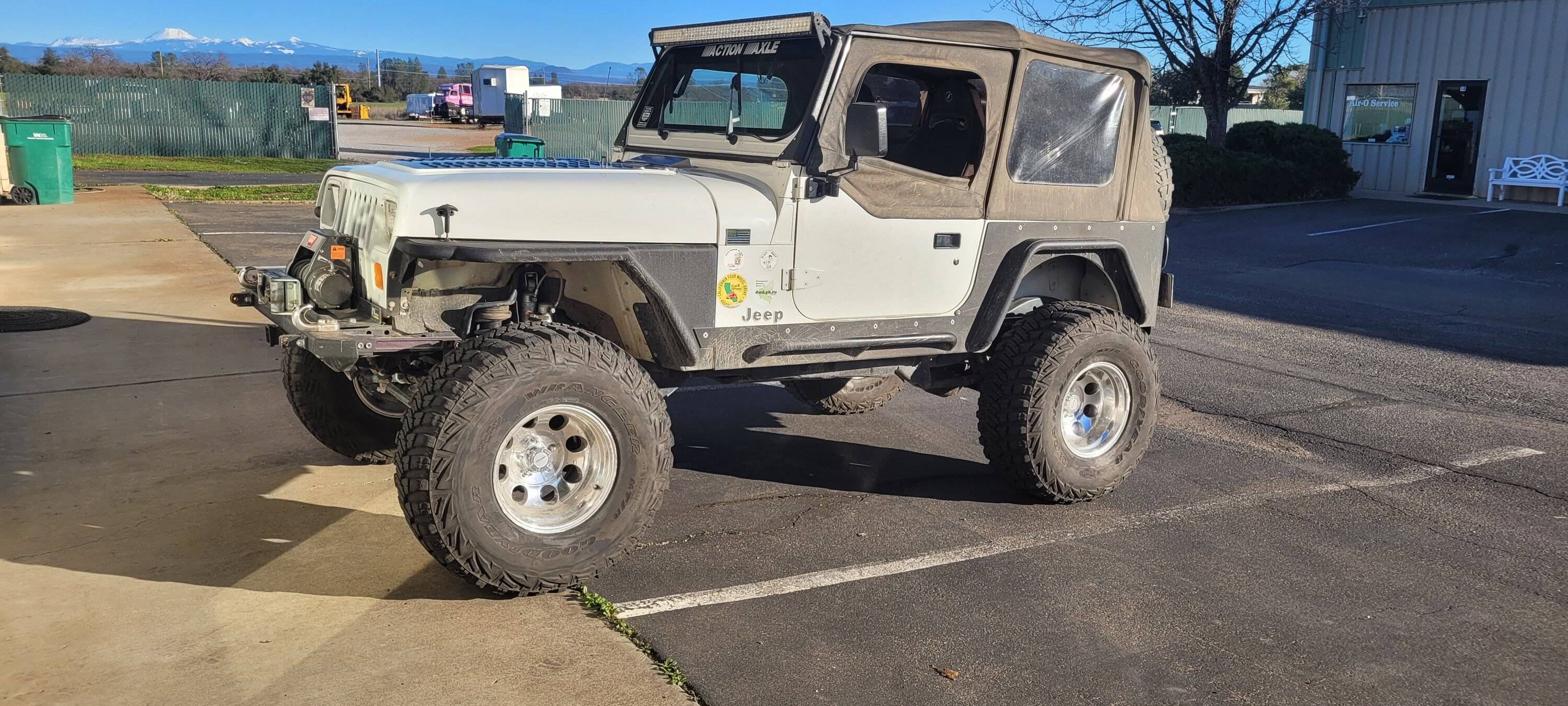 Jeep Gladiator Perfect Wheel Backspacing for 37's on 2" Lift - Rubi Diesel Axles / Fenders 20230124_153314