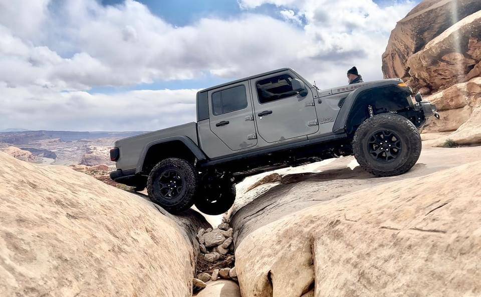 Jeep Gladiator Shit happens. Gladiator recovery on Golden Spike Trail (due to broken front track bar) 4569CEF1-A3D9-43E3-9348-7FBF7EE1D769