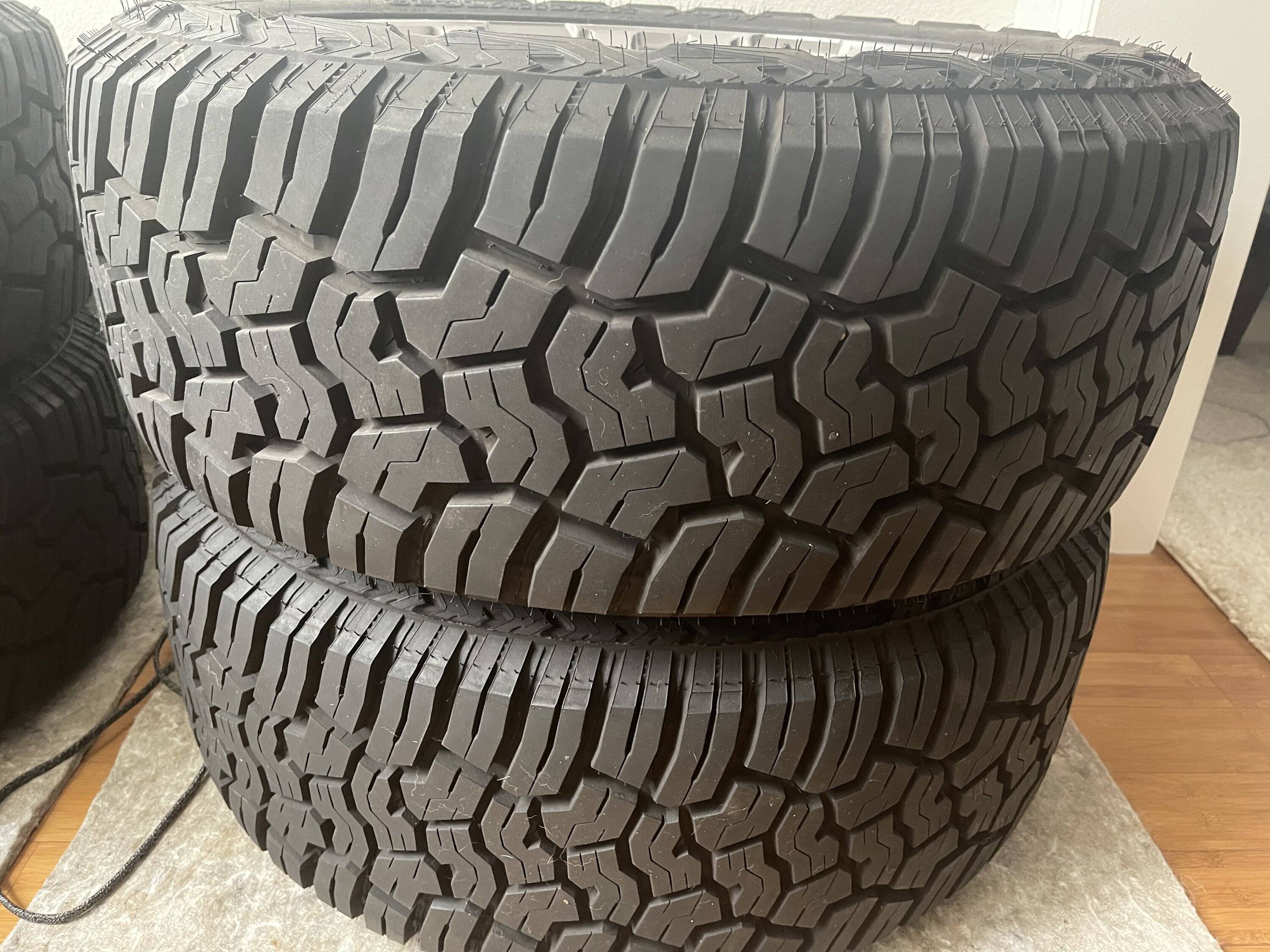 Jeep Gladiator 22x10 Fuel Blitz’s wrapped in 35x12.50x22 Yokohama geolander XA-t tires 2D1C51FE-5483-466F-A1BF-5FE2230A5A96