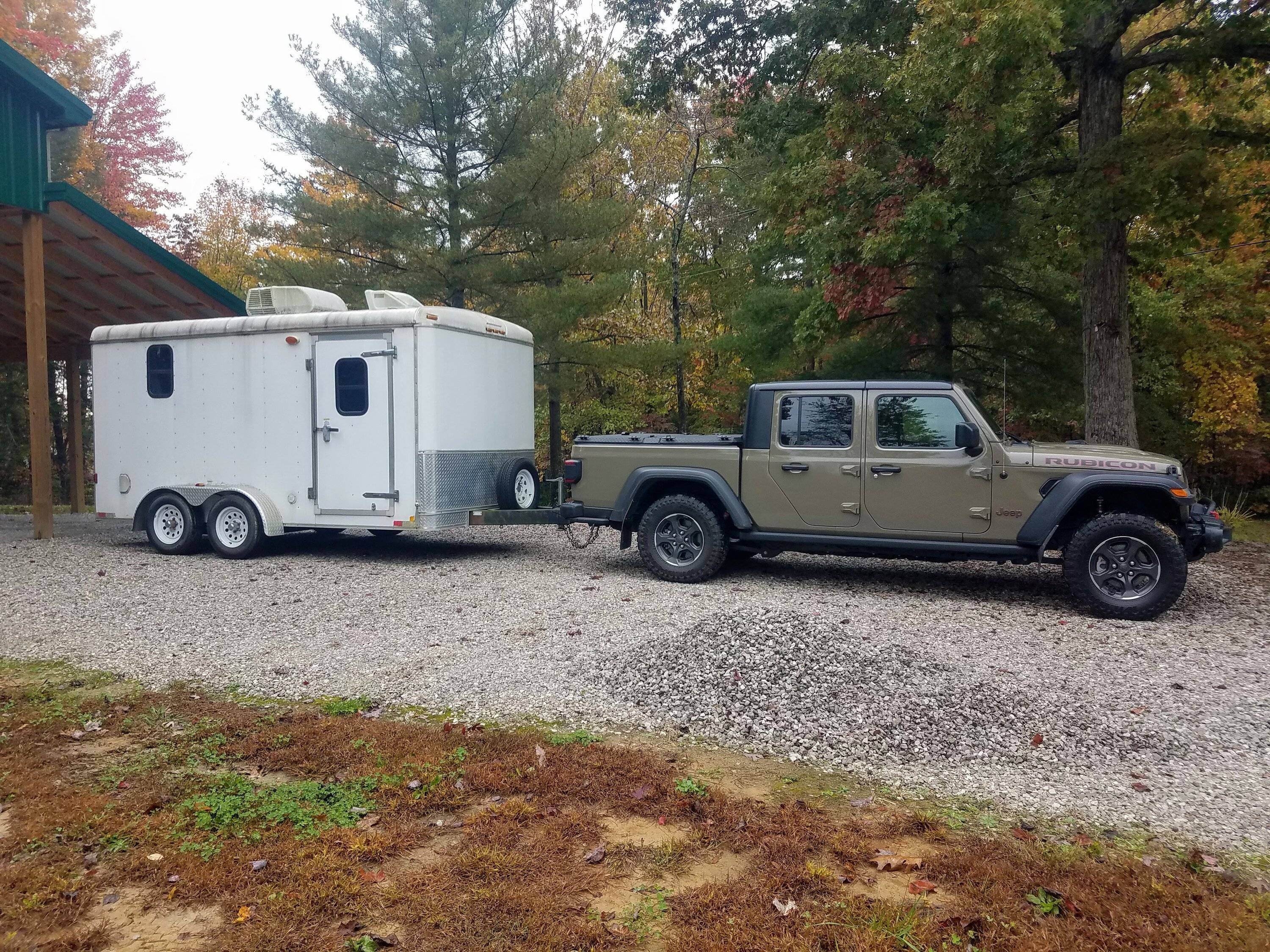Jeep Gladiator 7x23 enclosed inline snowmobile trailer what do you think 20211029_104629