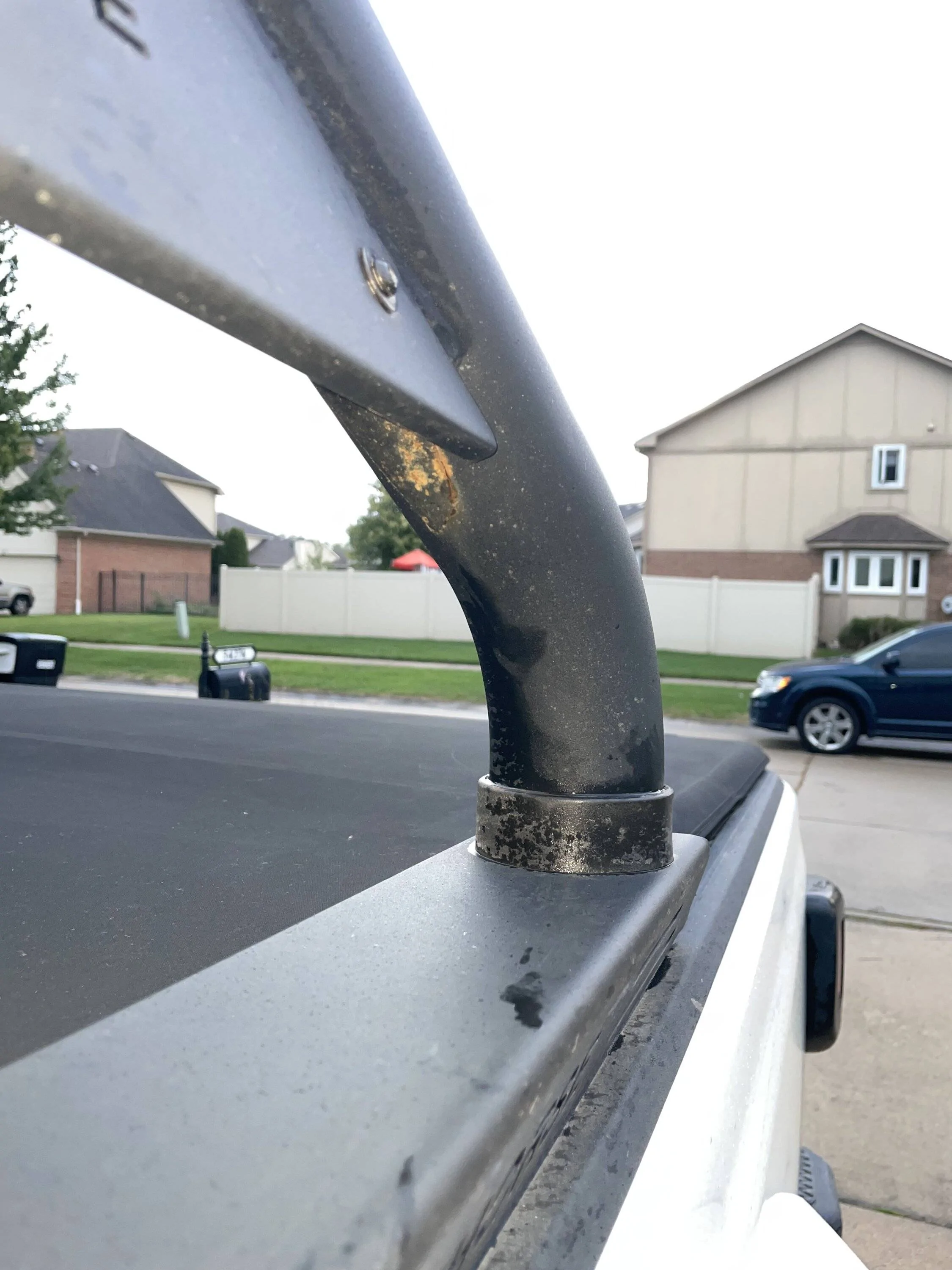Jeep Gladiator What happened to Blackhorse? Rust on drivers side rear bar