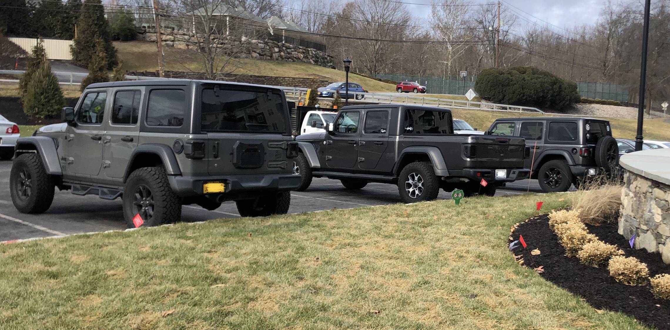 Jeep Gladiator Jeeps Parking Next To Jeeps 36D0E3DB-94AC-4738-97AD-CC9F340BAFB6