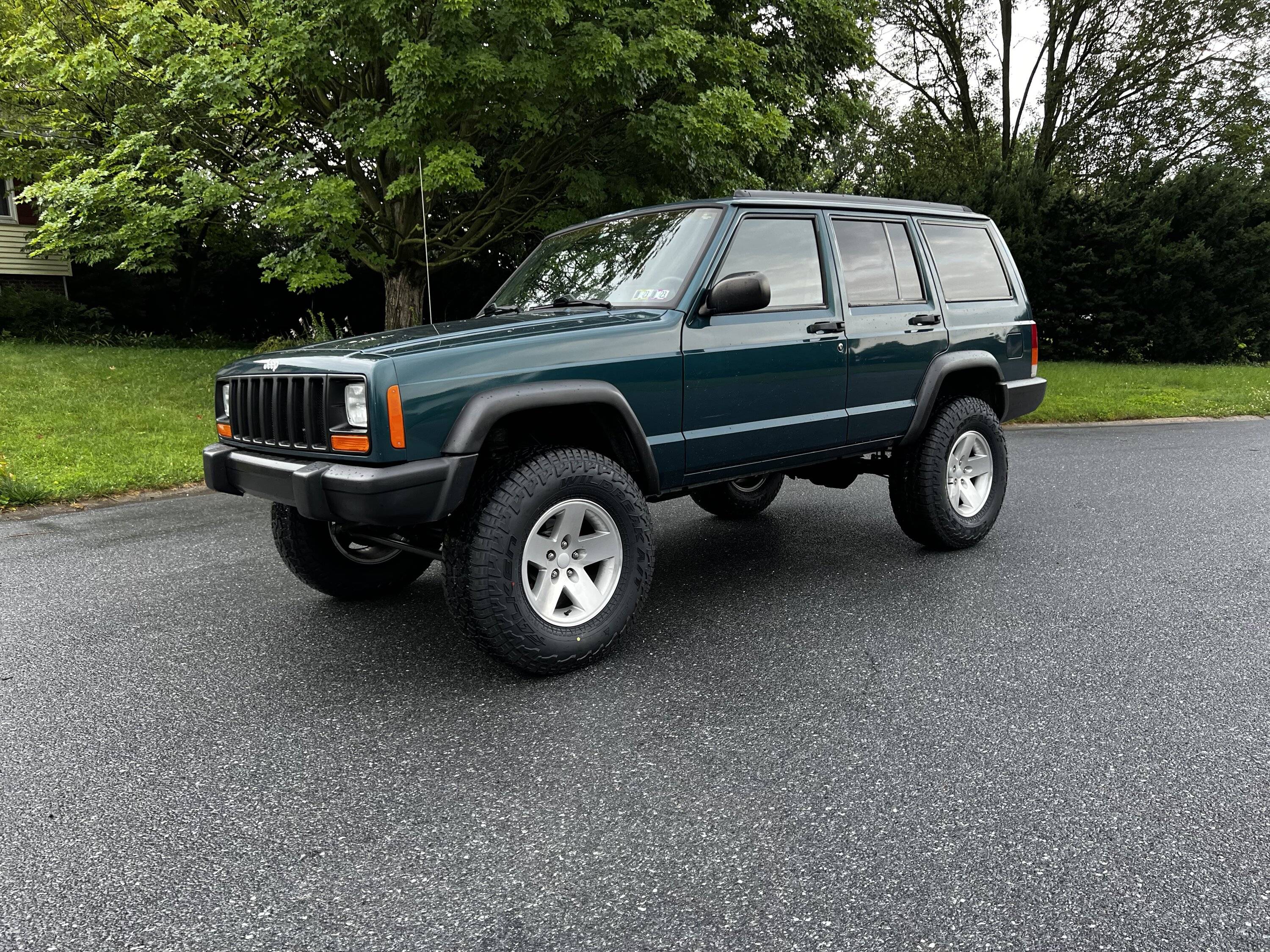 Jeep Gladiator 3 Project Jeeps at the same time. 78779781-E631-4442-BF41-586BD44022BA