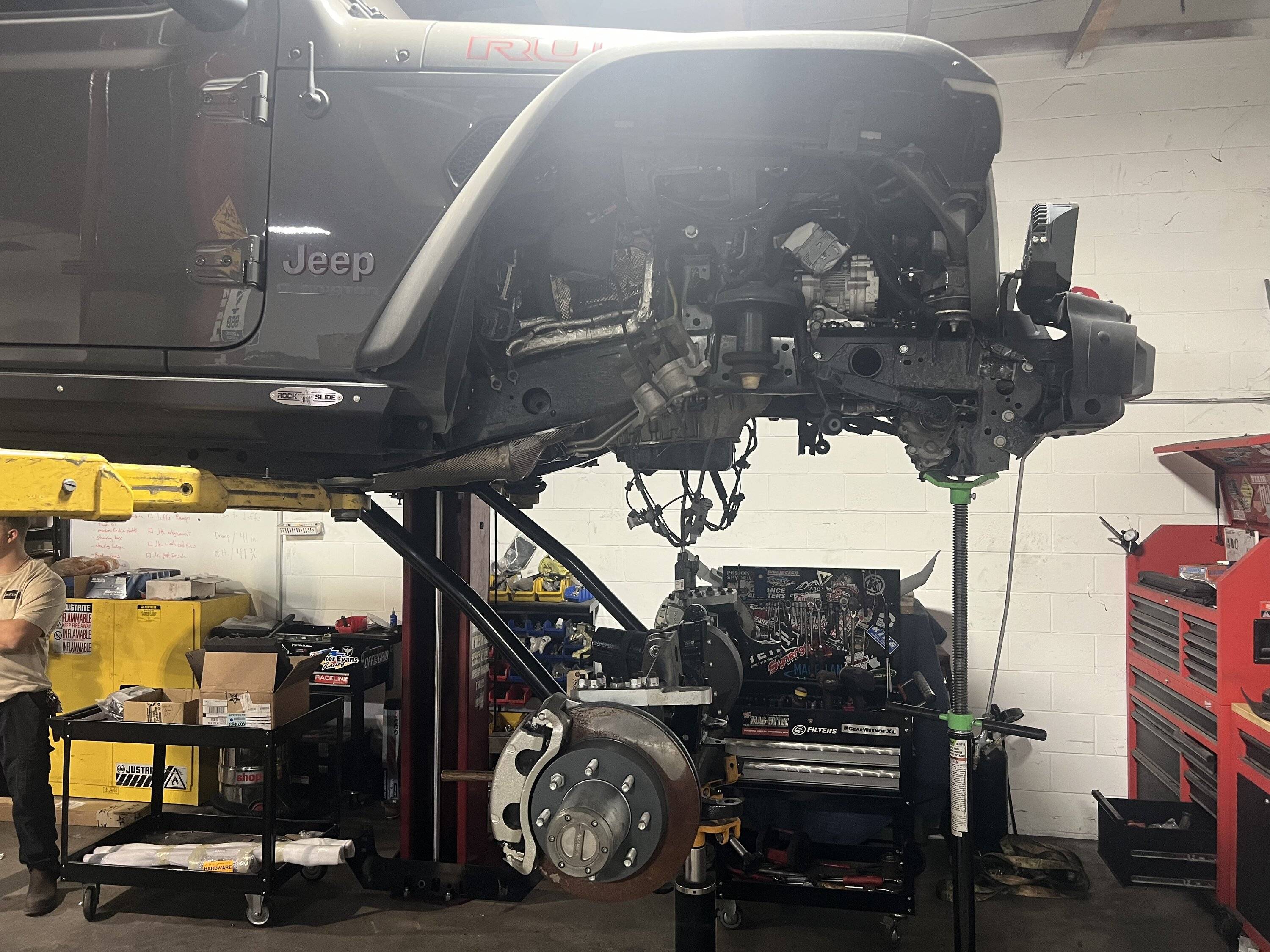 Jeep Gladiator 2021 JTRD Sting Grey Rhino ABC77C21-9642-4A95-AEC3-62D479FA7023