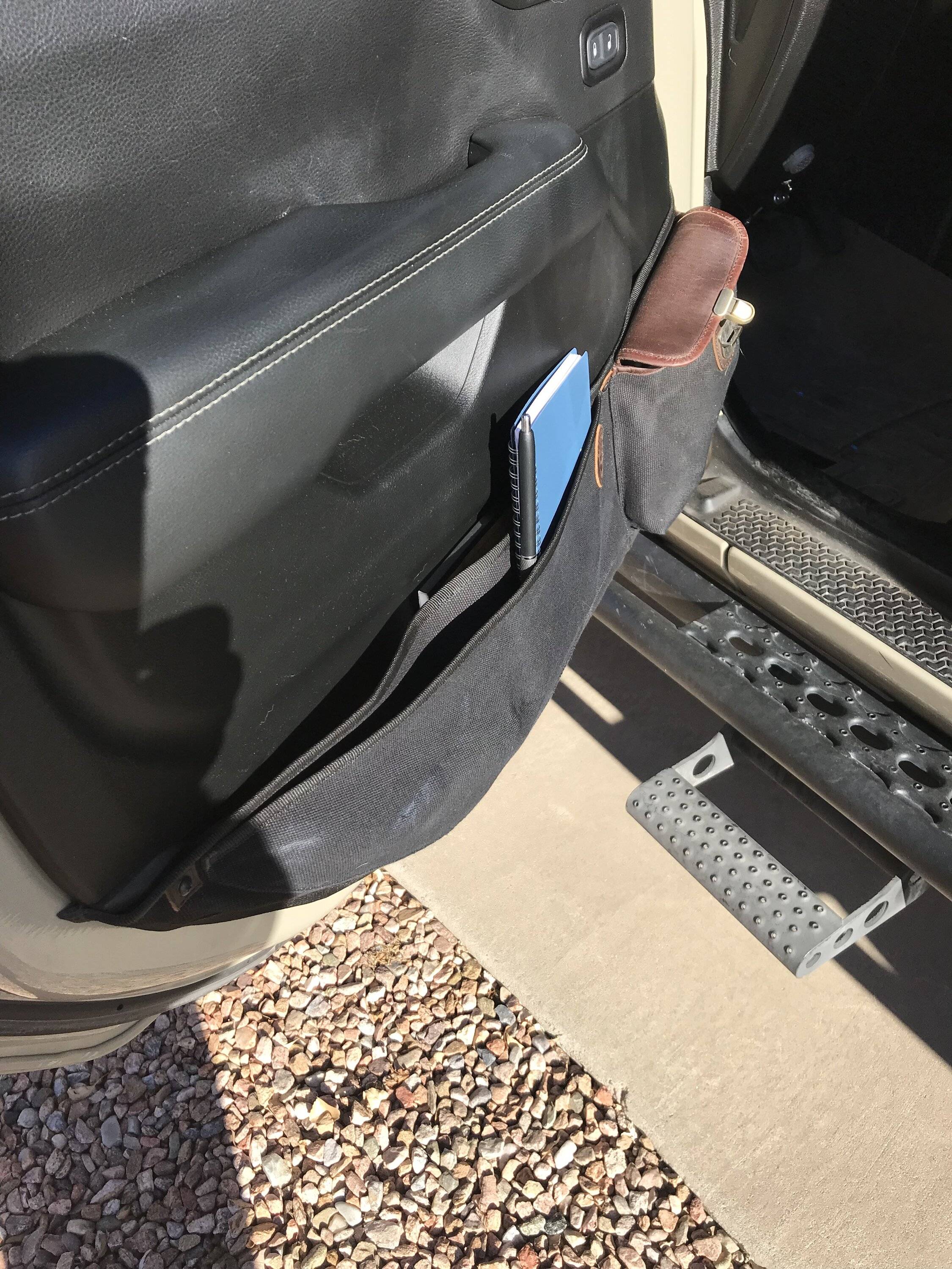 Jeep Gladiator Storage cubbies for doors? DEC30A5C-5FB4-456D-B40E-7939637101AA
