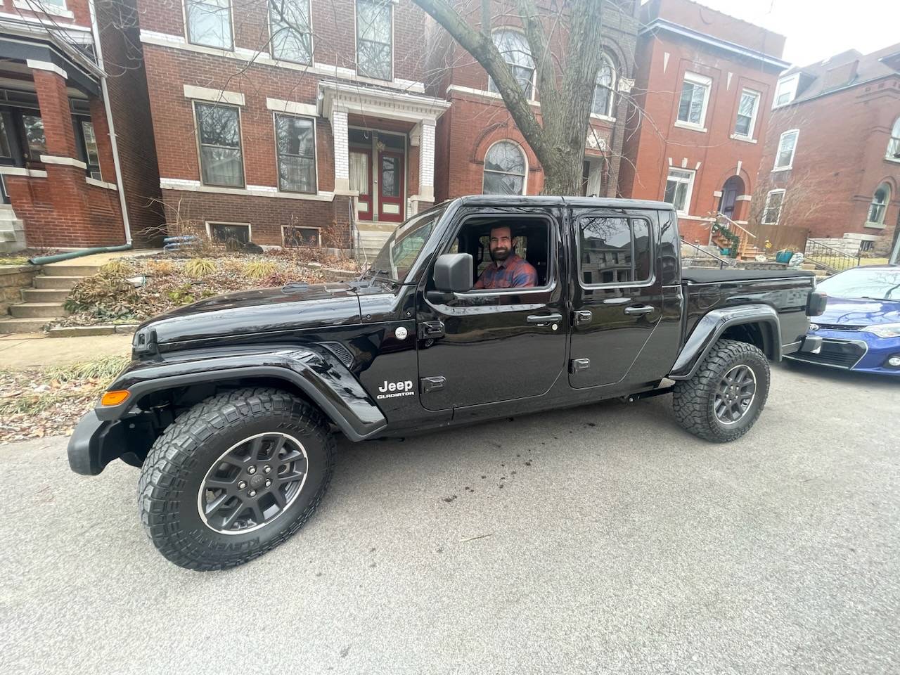 Jeep Gladiator BLACK Gladiator JT Club E8374D98-91ED-431C-8AA8-C3FCA36E709F