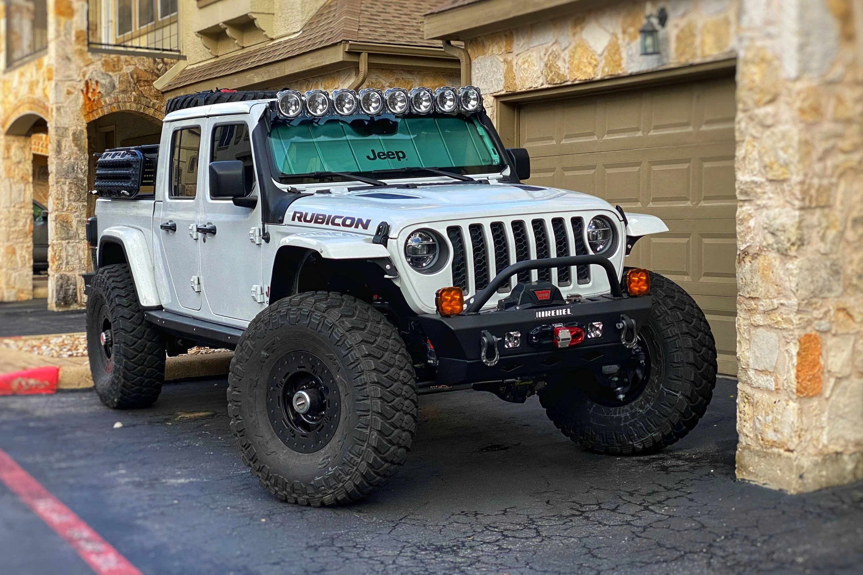 Jeep Gladiator BRIGHT WHITE Gladiator JT Club 94AAFCFA-2A2D-47A3-949E-F999BA402ECE