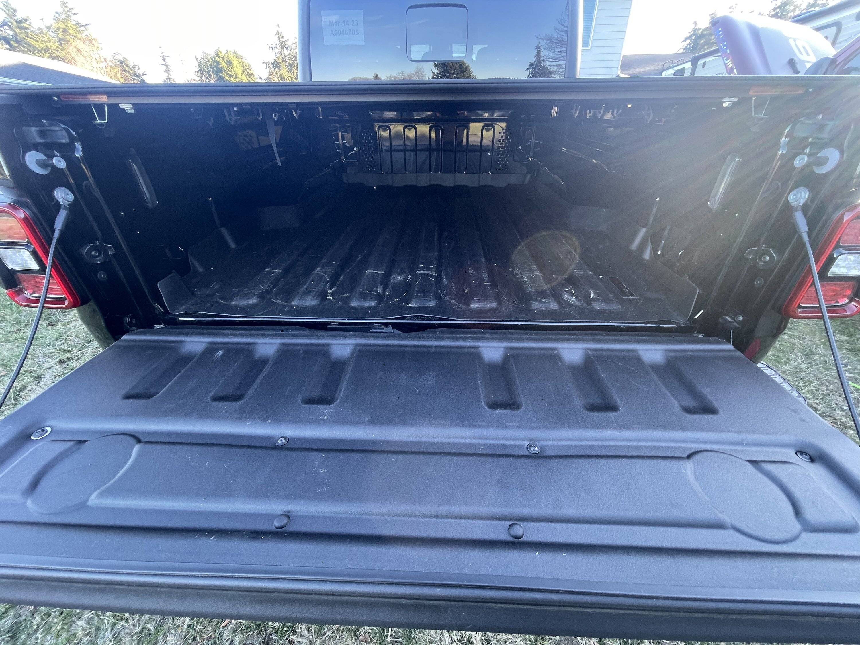 Jeep Gladiator Bed cover and liner(Sold please delete) CFB043DD-1F4C-4D8F-B238-CB7084BD3B0B