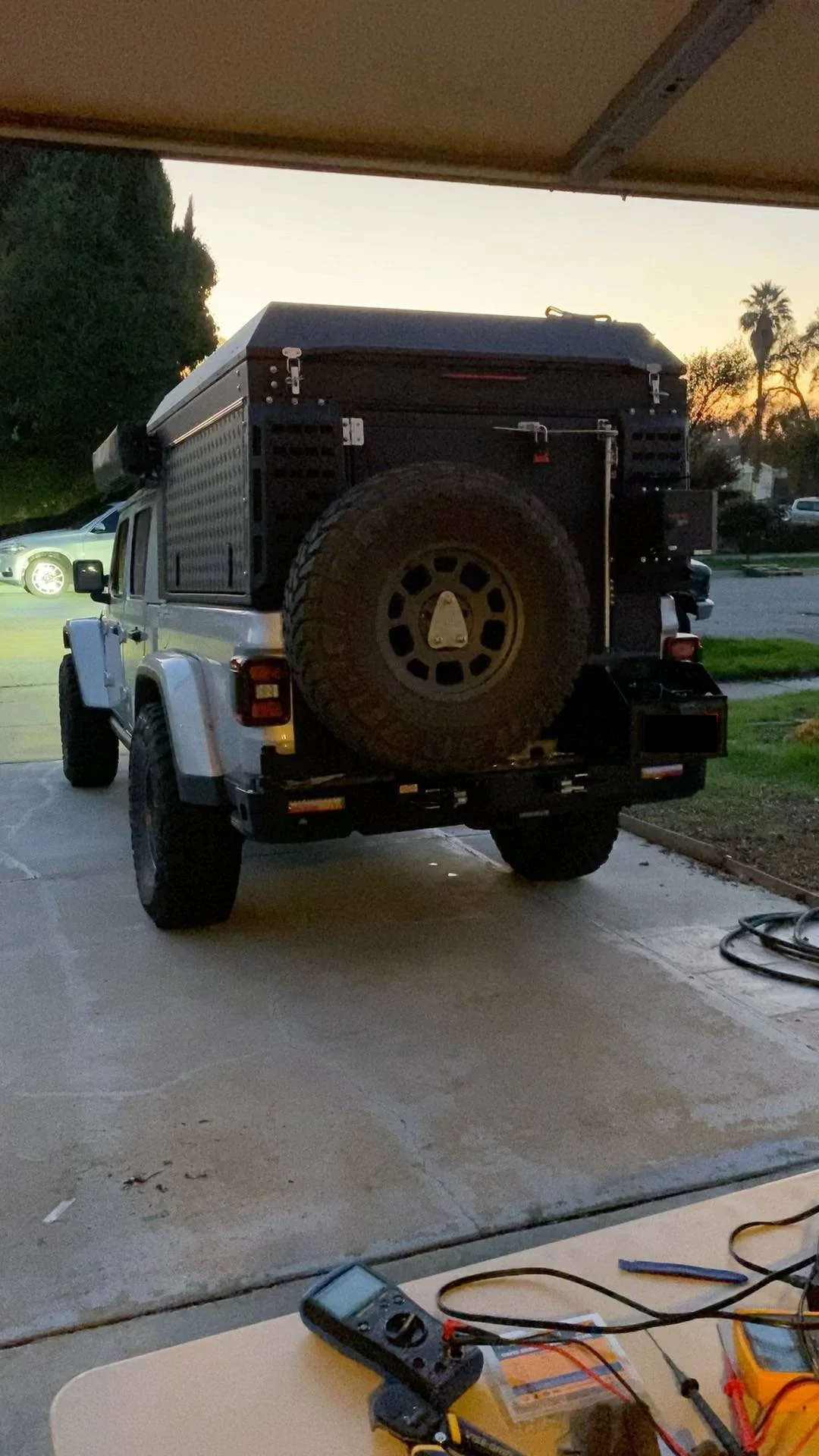 Jeep Gladiator Custom Swing Away Tire Carrier 5F2D5111-0EDA-4390-808A-01E5293D5E96