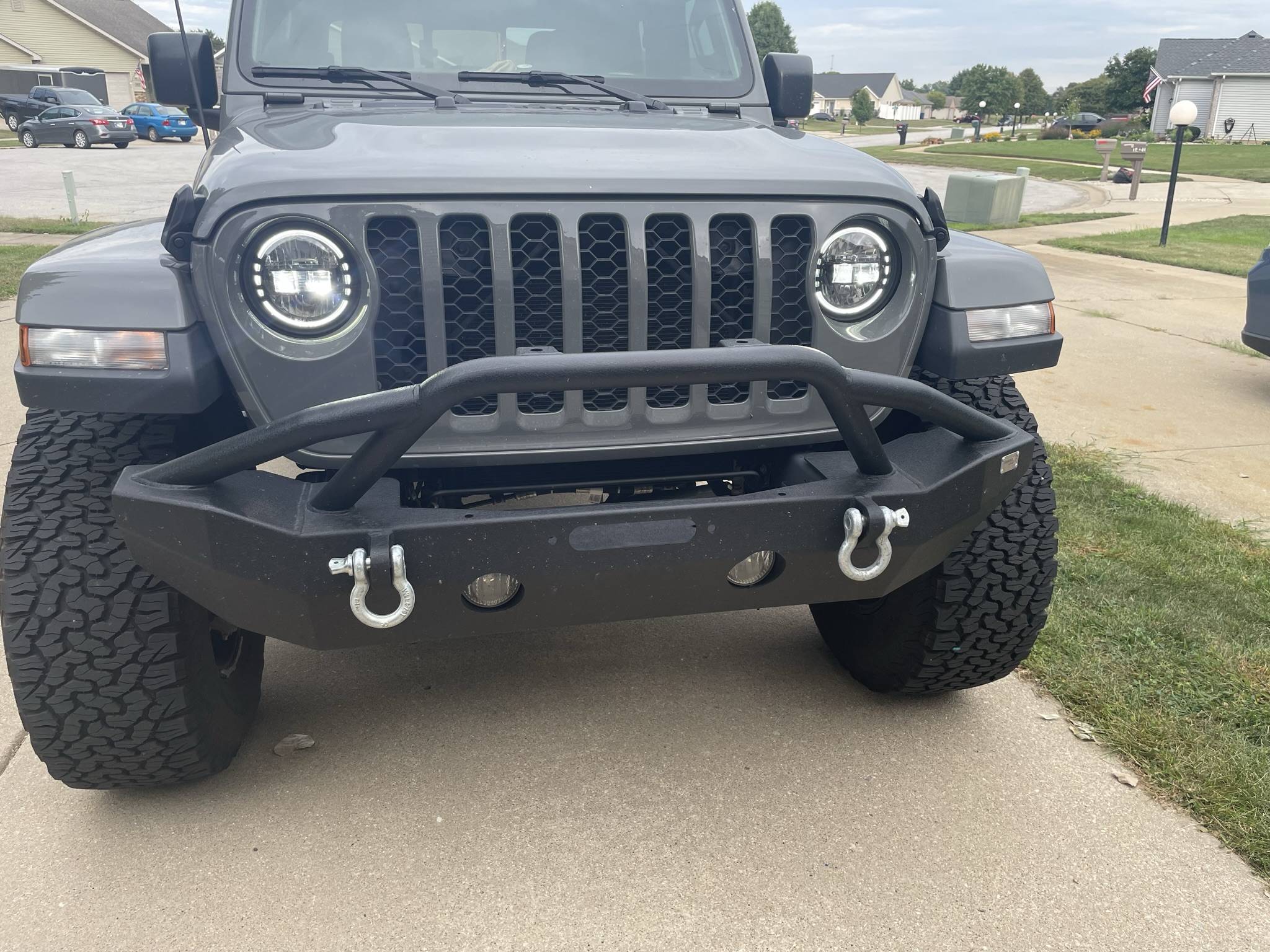 Jeep Gladiator Utilizing the fourth wire in the headlight connection on Gladiators that have it. 92FA8E51-6F90-4191-880D-48175666294D
