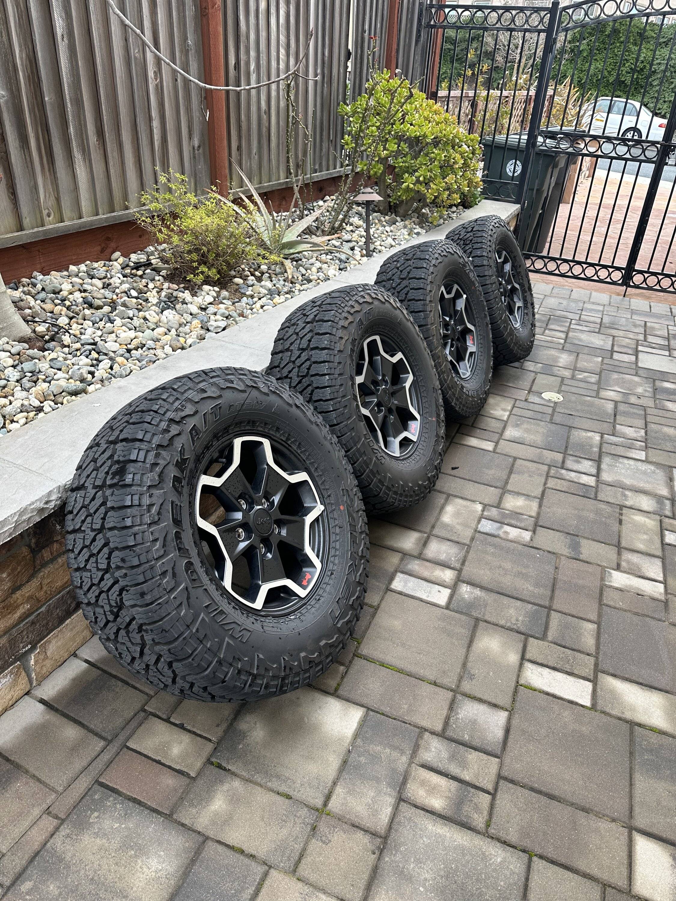 Jeep Gladiator Rubicon wheels/tires, Suspension, Rock Rails 22495E76-7B83-45E4-9741-F796CBE1805D
