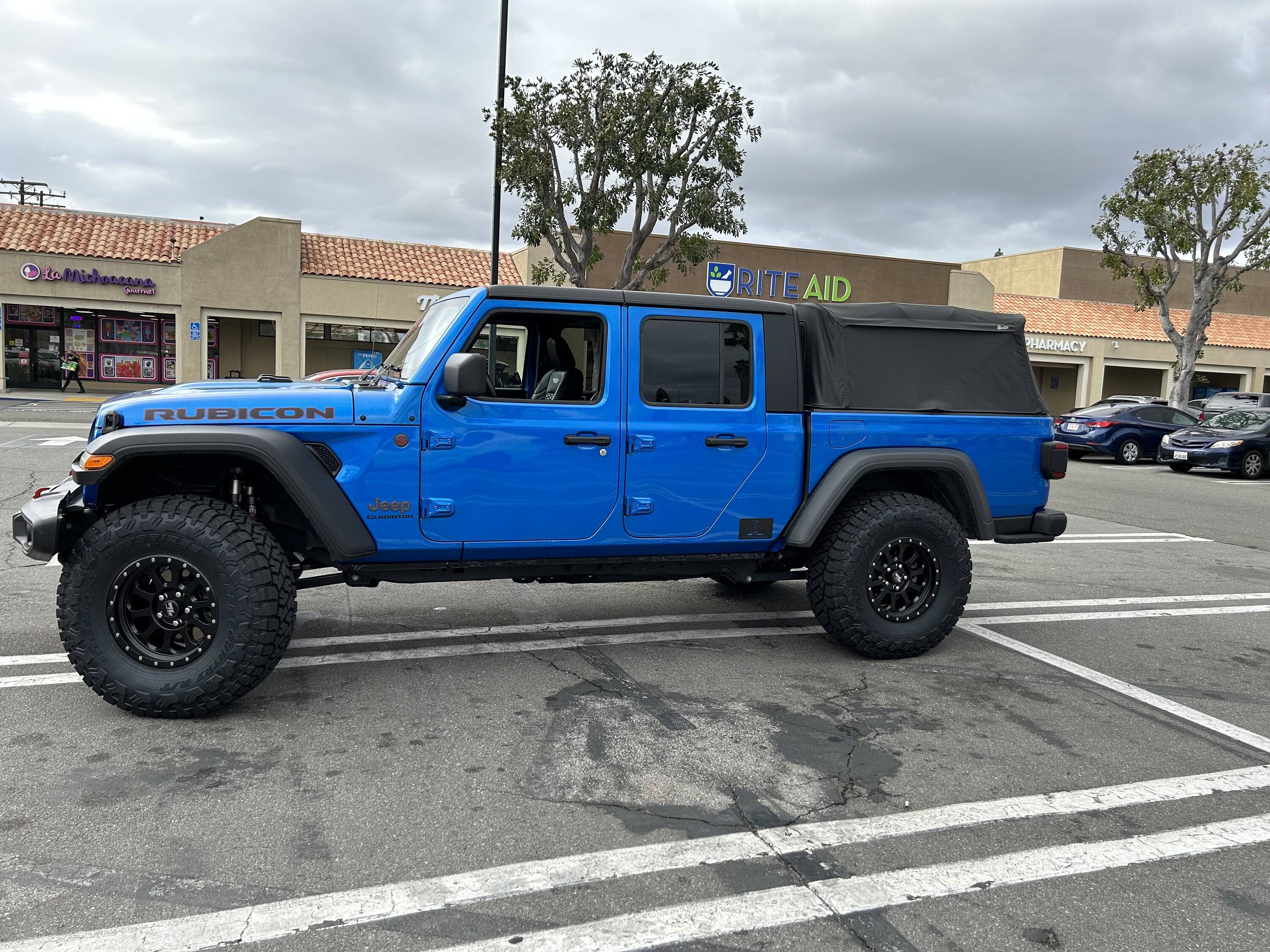 Jeep Gladiator Yokohama Geolandar MT G003 EC641171-EC60-4679-8C4D-C39FFEF5653B