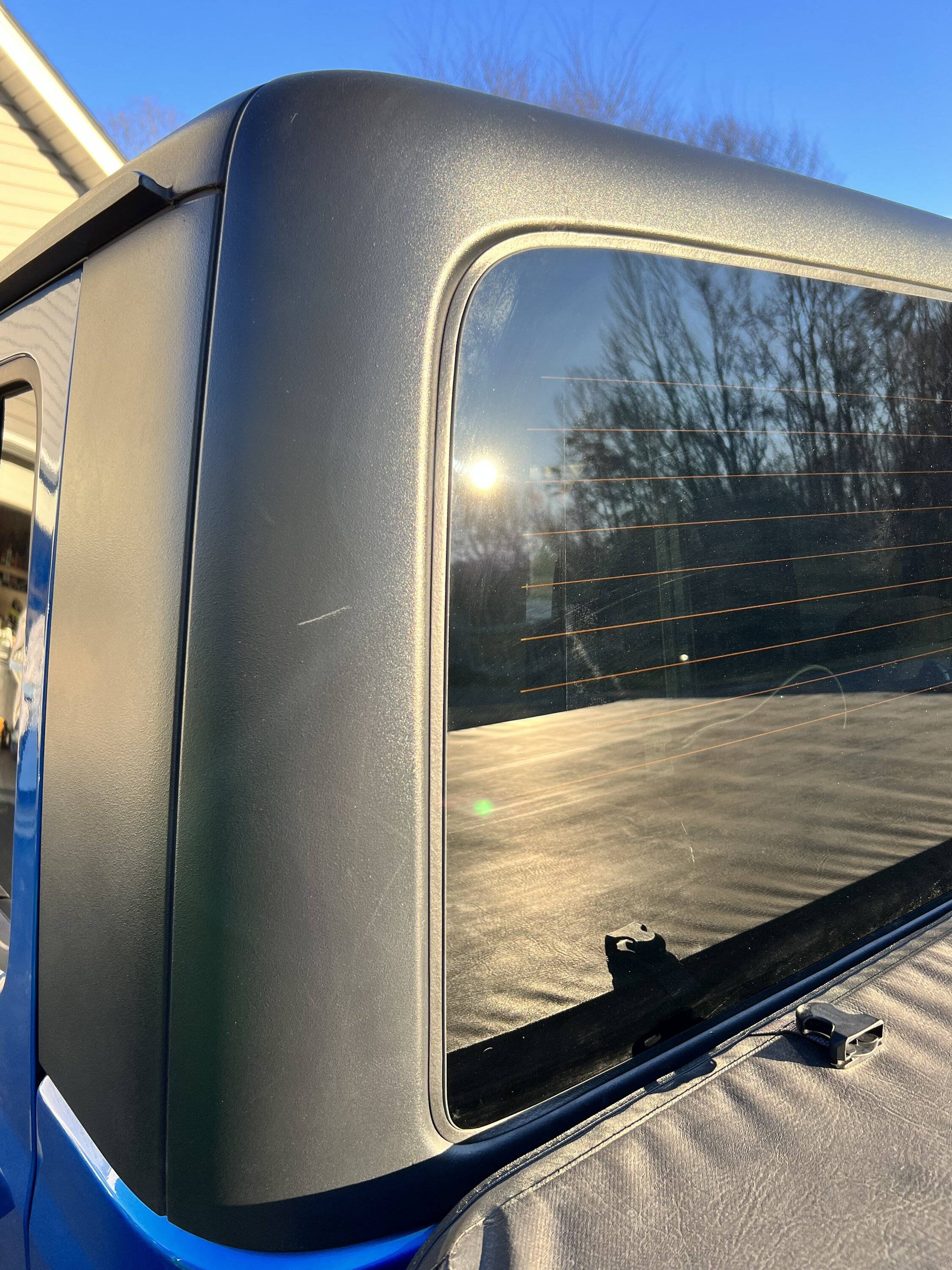 Jeep Gladiator Roof leak in back rear window 2